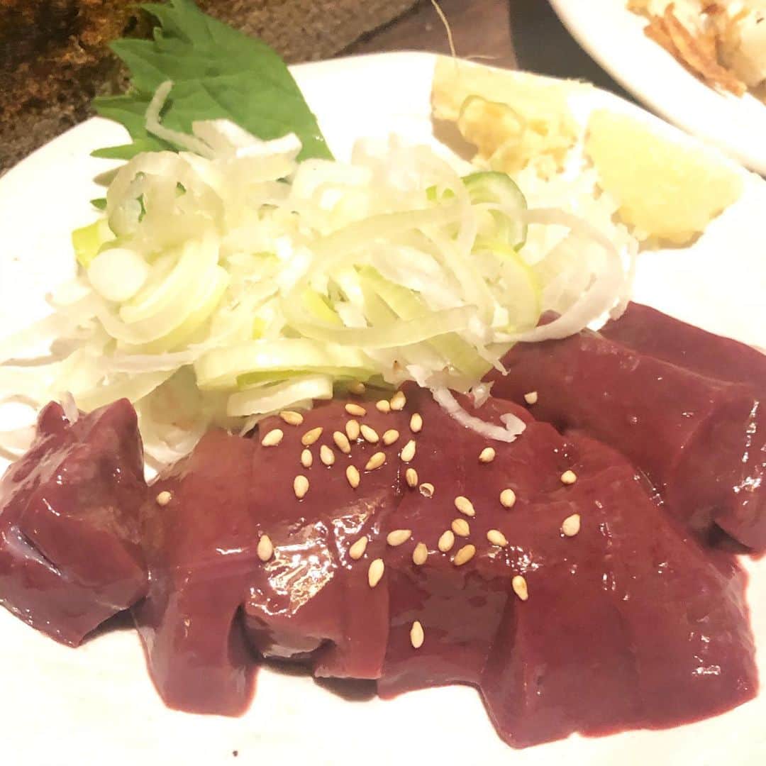阿部洋子さんのインスタグラム写真 - (阿部洋子Instagram)「🍴👯‍♀️🥂 久々に横浜へ。 関内、野毛、綱島ぶらり。 飲んで食べてお散歩。  ナンヤカンヤで6件？くらい？ 最後はラーメンまで💦 明らかに食べ過ぎや😭  #関内飲み #野毛飲み #お散歩  #関内もつ肉店 #一番亭 #ホッピー仙人  横浜に8年も住んでたけど、 知らないとこがいっぱいだ～  #美味しゅうございました」11月24日 10時27分 - hirocoring