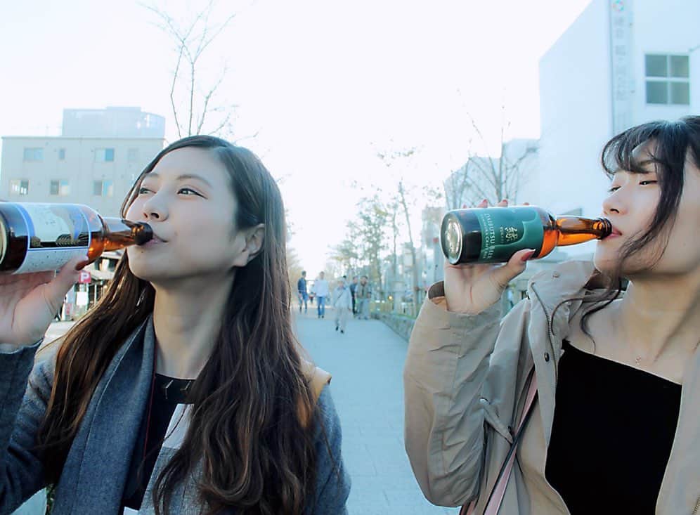 琴菜さんのインスタグラム写真 - (琴菜Instagram)「KANNON Coffeeと鎌倉ビール🍻 すっごく久しぶりに昼からビール飲んだ🤣 普段母乳でお酒飲めないからこの日の昼ビールは本当に幸せで気持ちよかった〜🥺💕 この後、鶴岡八幡宮へ。続く♡  #食べ歩き　#kannoncoffee  #鎌倉ビール　#地ビール　#昼ビール　#半日旅行　#プチ旅行　#鎌倉　#kamakura  #息抜き出来た」11月24日 10時25分 - dj_singer_kotona