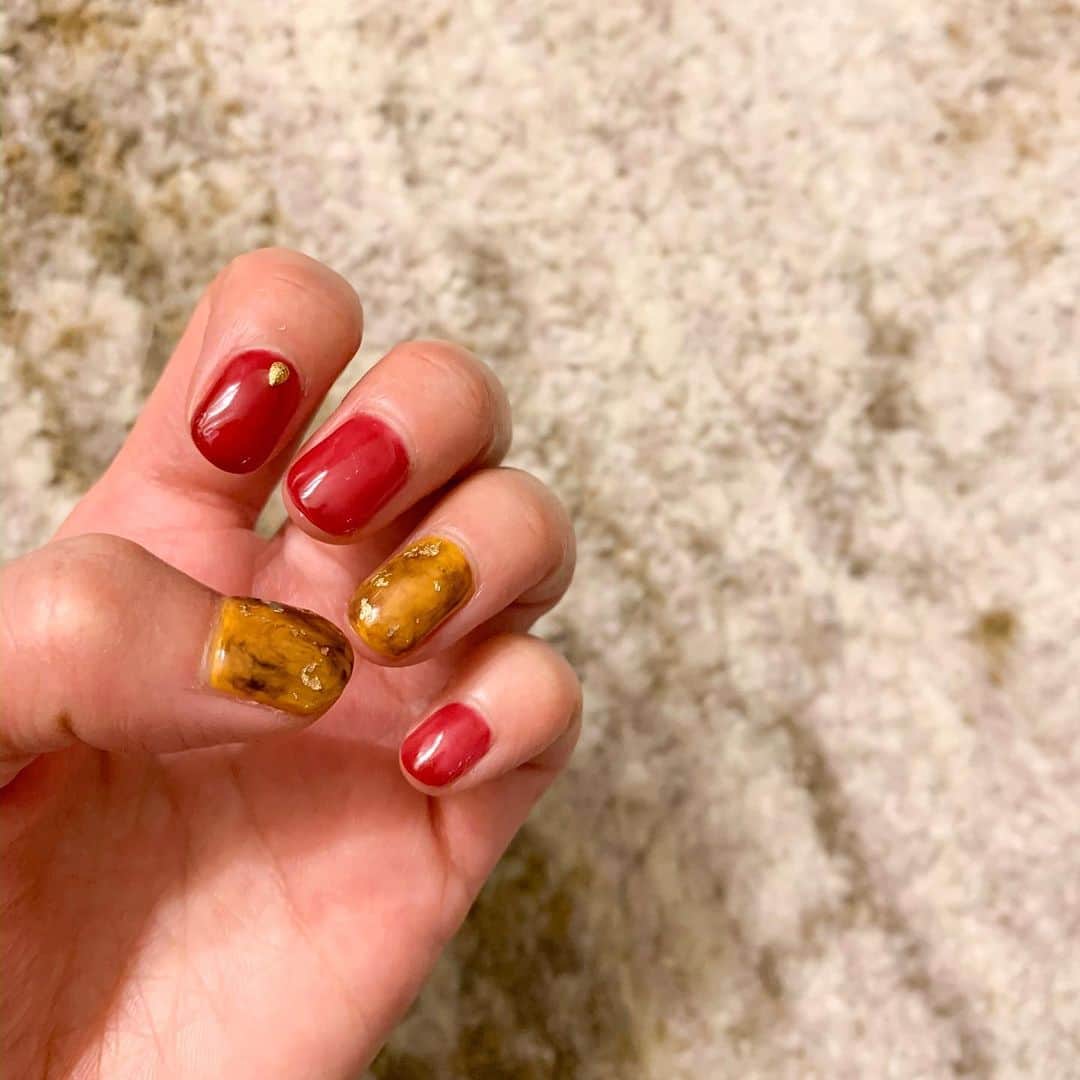 のインスタグラム：「New nails💅❤️🤎 ・ #ny #nyc #tortoiseshellnails #nails #naildesign #ニューヨーク #アメリカ初ネイル #気分が上がる🥺 #べっ甲ネイル #ニューヨーク生活 #アメリカ暮らし #ネイル #ネイルアート #日本人ネイリストさんで安心😊 #💅」