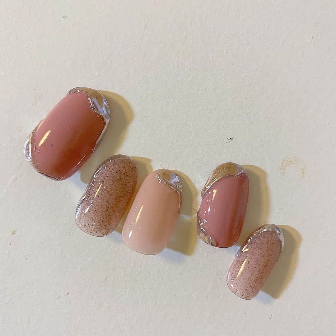 Kana Kobayashiさんのインスタグラム写真 - (Kana KobayashiInstagram)「#ぷくぷくネイル  #pink #metal #nails #nailstagram  #ネイル #art #青山ネイルサロン」11月24日 21時02分 - anela_kana