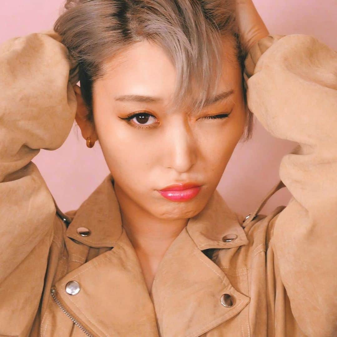 くまみきのインスタグラム：「この前の動画のメイクLook2💄 こっちはイケメン目指したよ👱‍♂️✨笑 みんなどっちが好きだった👀💗？ #ヴィセ #ヴィセリシェ #目指せイケメン」