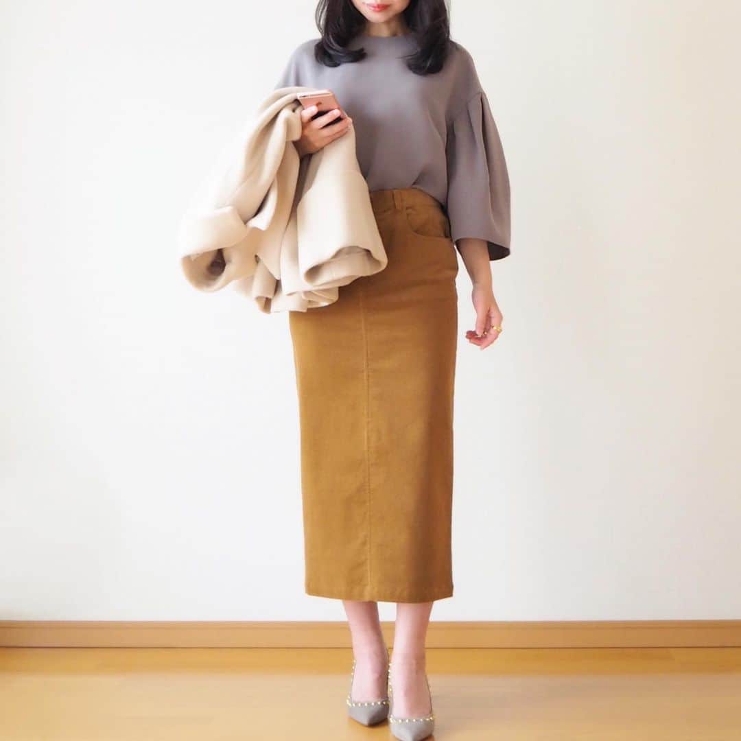 hanaのインスタグラム：「outfit❄️ * khaki×camel☺︎ * グレーっぽく見えますが グリーンがかったカーキ色です。 一週間ぱっくをつづけてみたら、 お肌ぶりぶり🐟𓆟 * #adore #lappartement #pellico #elin #zara」
