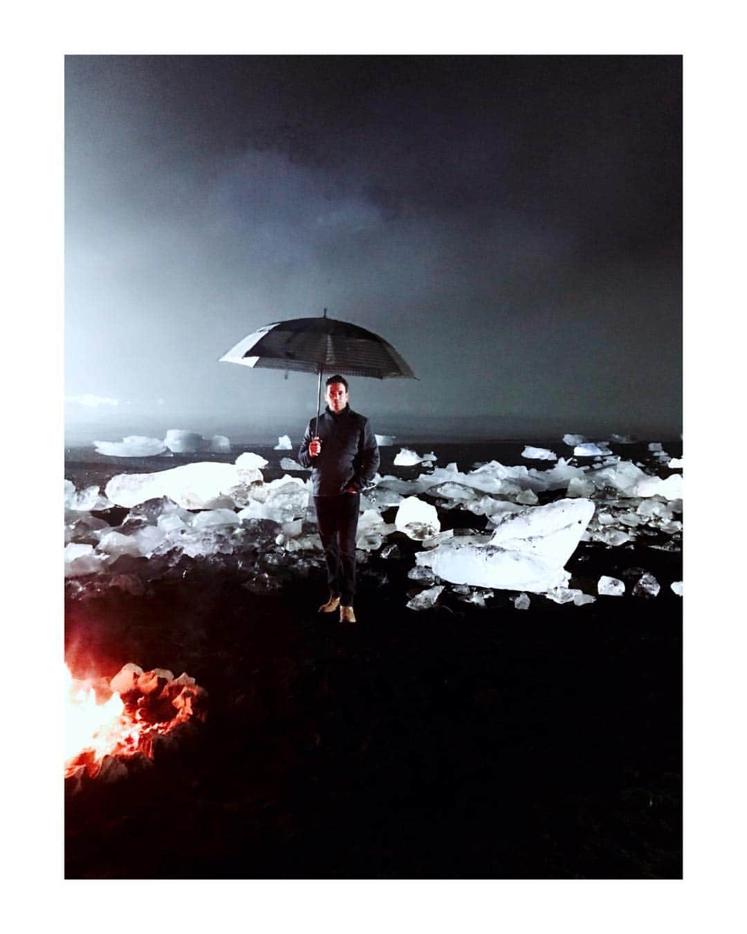 コリン・ドネルさんのインスタグラム写真 - (コリン・ドネルInstagram)「Moody Night on Diamond Beach • • • #Iceland #DiamondBeach #LoveOnIceland」11月24日 21時20分 - colindonnell