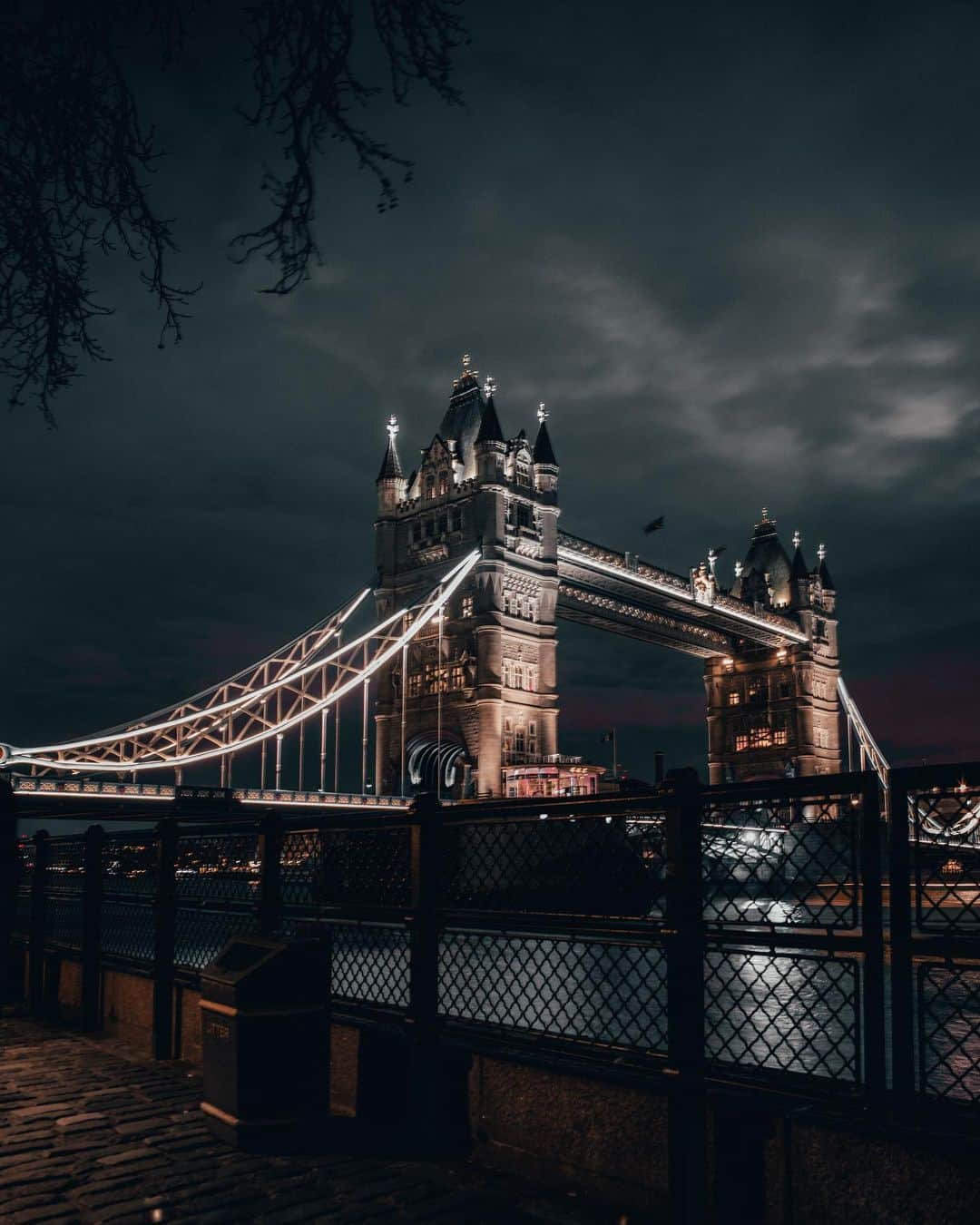 Enzo Cariniさんのインスタグラム写真 - (Enzo CariniInstagram)「Clearly one of my favorite shot in London 🎥 #london #landscape」11月24日 21時21分 - enzo_carini