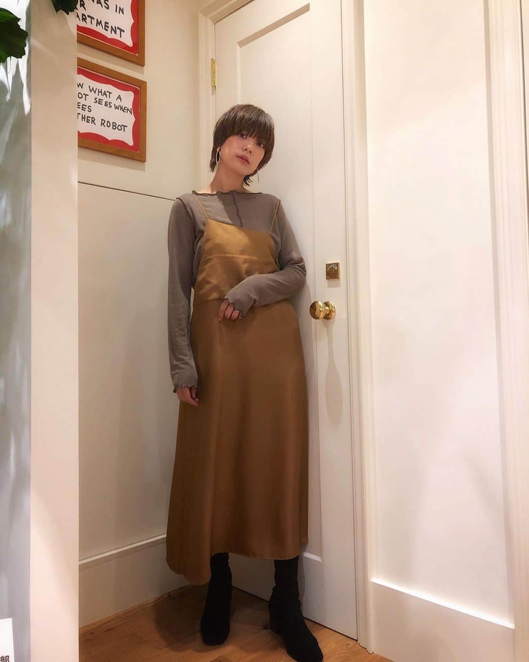 石川瑠利子のインスタグラム：「. . @alleybywcloset のレセプションパーティーに行ってきました🥳 大人チャーミングというコンセプトであるAlley by w closeは、可愛すぎず大人っぽいお洋服💕 私もさっそく着てみちゃいました🐒 @honoka_illustration とのコラボもあってご本人ともお話ができて嬉しかったぁ🙆🏻‍♀️❤️ . . #fashion #Alleybywcloset #wcloset #PR #アリーバイダブルクローゼット」