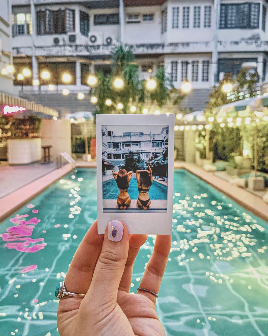 YOKOのインスタグラム：「久しぶりの投稿や〜😂☀️ . . なんと今回Instant mini Linkのモニターに選んでもらいました💖 . 普段からmini8＋とスマホdeチェキのスクエアを愛用してるから嬉しい！！！ . . スマホで撮った写真をその場でプリントできてこうして可愛く撮れちゃうし今までみたいに撮影した後失敗って事もなし✌🏻🌈 動画からもベストショットを印刷できるのでぶれちゃうような写真も選べちゃいます📸 . . さらにパーティー機能やマッチテスト、モーションセンサーでリモコンにもなるらしい！大勢で使って遊んでみたいな〜  #instaxlife#linkモニター#instaxminilink」