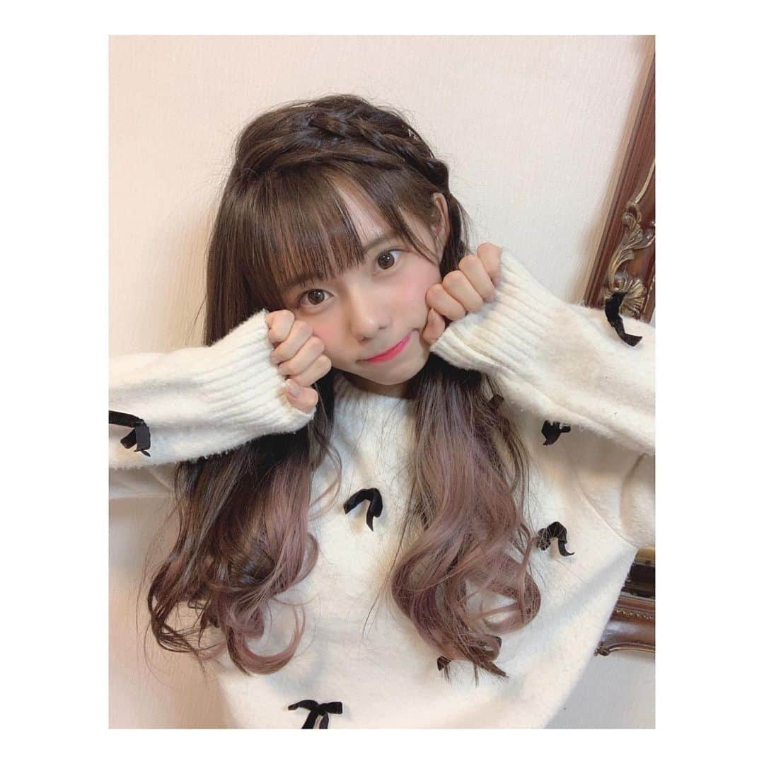 大森莉緒さんのインスタグラム写真 - (大森莉緒Instagram)「・ ・ SHOWROOMありがとうございました😆❤ 楽しすぎて時間過ぎるのあっという間だったよ😂 ・ ・ ちなみに、莉緒のぜんもりき（全盛期）は2歳です☺️🍼 ・ ・ 夜は、お肉食べたよ〜〜！ 莉緒の愛すべきステーキ屋さん🥺 幸せだぁ🐷 ・ ・ 真ん中に入ってるニンニクチップにも注目😉❤ ・ ・ #大森莉緒 #おーりお #おりおんず #ステーキ #ハラミ #ニンニク #インディアンズ #インディアンズステーキハウス  #エクステ #hair #instagood #instapic #instafood #yummy #showroom」11月24日 22時05分 - rio.ohmori