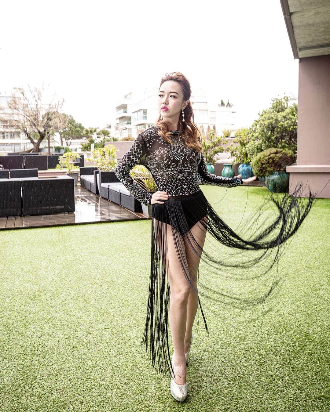 Nicole Chenのインスタグラム：「December is coming ! Oh no! Christmas and New year's . Stress :(」