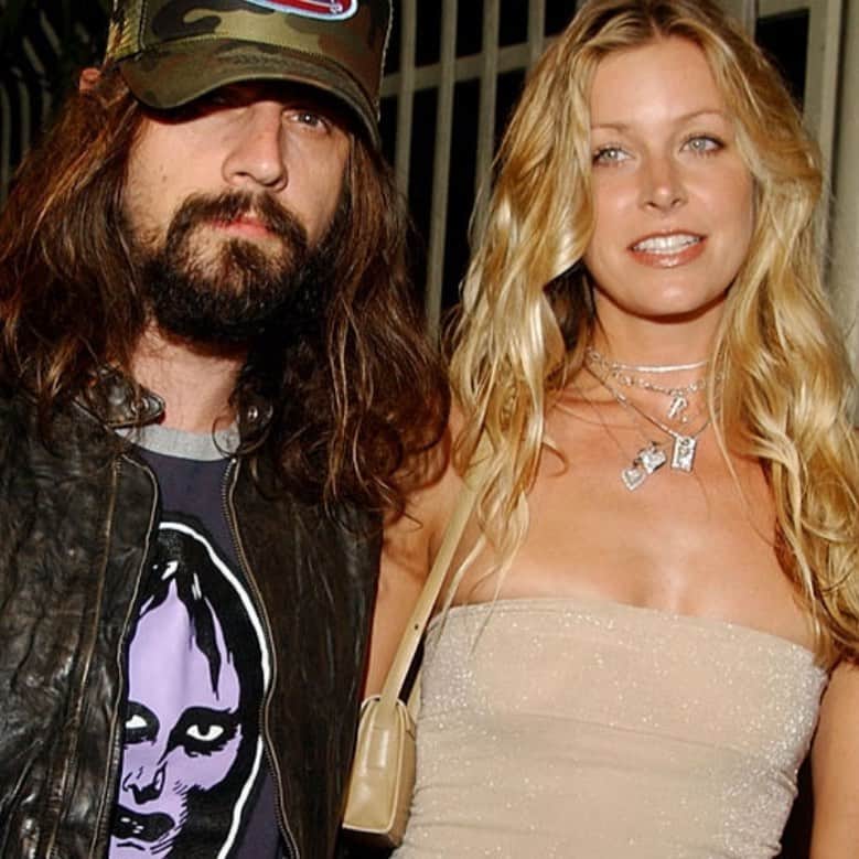 ロブ・ゾンビのインスタグラム：「Back in 2003 at the House of 1000 Corpses DVD release party in Hollywood. #houseof1000corpses #robzombie #sherimoonzombie #hollywood」