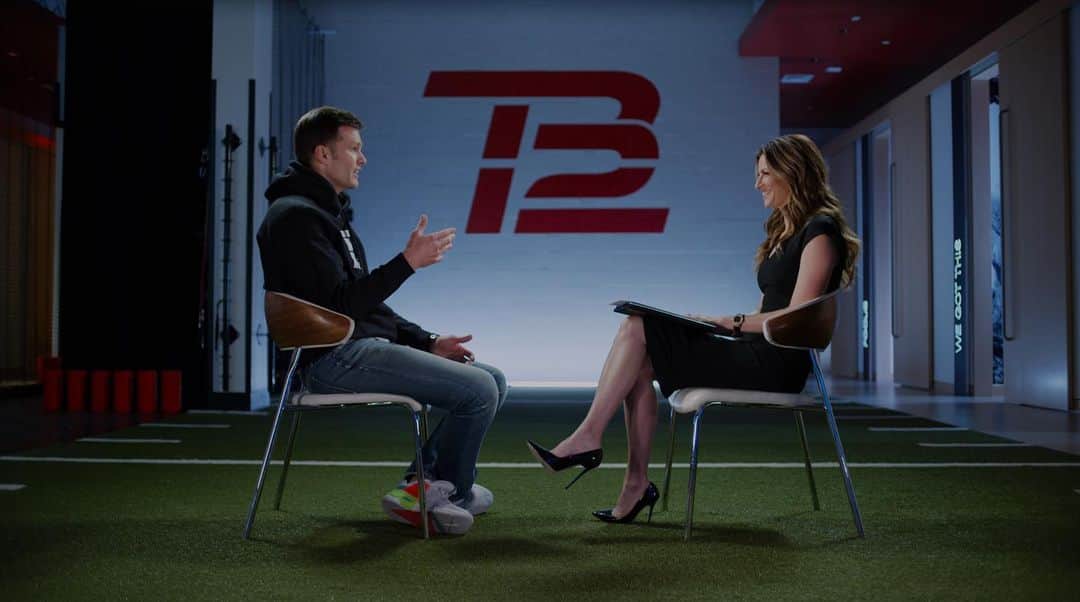 エリン・アンドリューズのインスタグラム：「Thank you @tombrady @tb12sports for getting us set for America’s Game of the Week on @nflonfox. Pregame sitdown at 12 EST @jsantos1111 @route30films @theparlr @patriots」