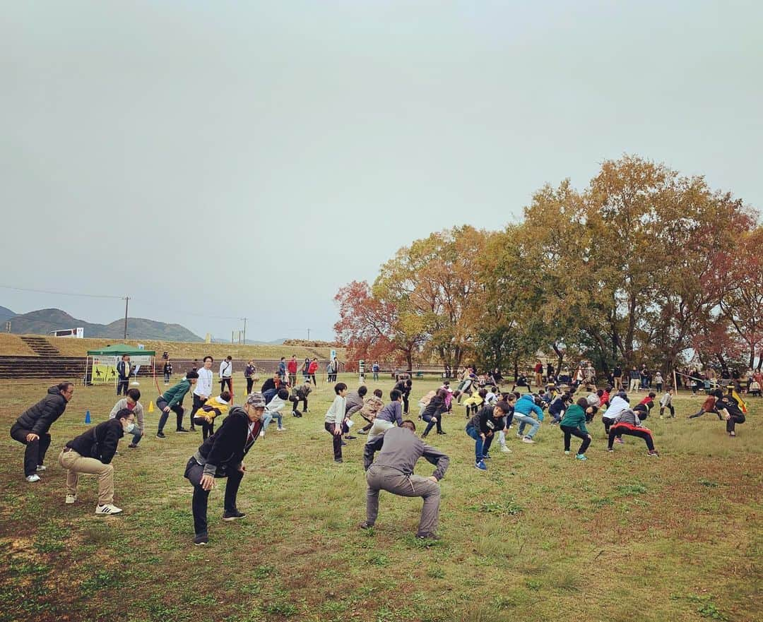 大杉徹のインスタグラム：「かすみのもりスラックラインパークにて、ロングライン大会🚶‍♂️ 参加者は50名以上😲 天気もギリギリセーフ🌤 運営の皆様、参加者の皆様お疲れ様でした❗️明日も天気良さげ。  #日本スラックライン連盟四国支部 #日本スラックライン連盟 #スラックライン #ギボンスラックライン #スラックティビティ #東温市 #ハタダ #東温市観光物産協会 #アゼリア体操クラブ #四国の川を考える会 #西日本フード株式会社 #HIKARI #らくれん #さくらの湯 #整骨院トータルボディプロ #カメリアクリニック#スラックラインリサーチ」