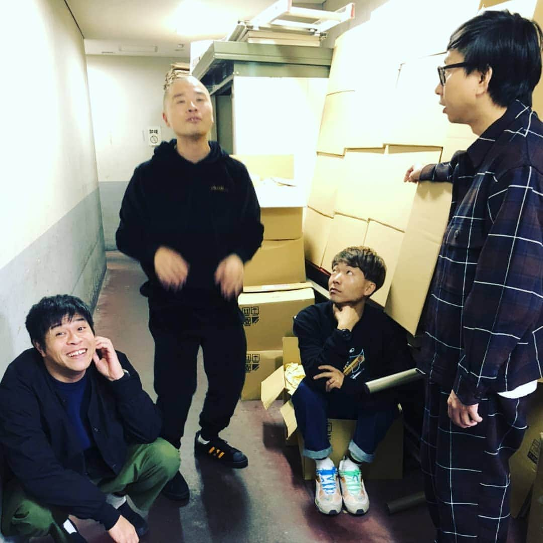 守谷日和さんのインスタグラム写真 - (守谷日和Instagram)「. 12月７日８日９日 3日連続でライブやります！！ ７日（土）よしもと祇園花月 『おいでやす小田とはんなり仲間たち』 ８日（日）沼津ラクーンよしもと劇場 『守谷日和と愉快なウホウホ軍団』 ９日（月）よしもと幕張イオンモール劇場 『アキナの大好き芸人集合』 チケットよしもとにて発売中です！ . ミニツアーです！！ みなさんよろしくお願いします！！ 来てね！！ . #おいでやす小田　さん #アキナ #守谷日和 #よしもと祇園花月 #沼津ラクーンよしもと劇場 #よしもと幕張イオンモール劇場 . 荷物パンパンやしお客さんもパンパンになって欲しいですっ！！」11月24日 13時24分 - moriyabiyori