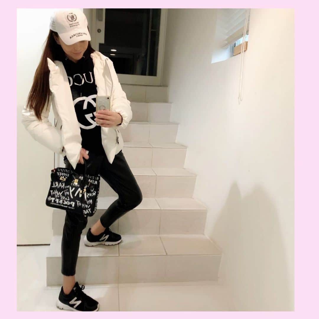 のインスタグラム：「娘のクラスメートの応援に📣 . 寒いと思って完全防備したのに 汗だくだわ💦 ． 100m陸上競技 ． 優勝は逃したものの 3位👏👏👏 ． 素晴らしい💕 ． #駒沢オリンピック公園 #中学生陸上競技大会  #クラスメート#応援 #おめでとう」