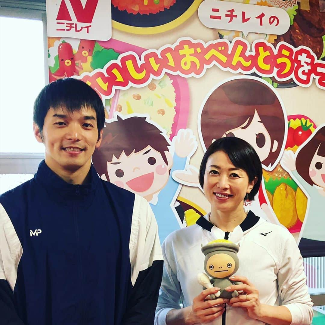 田中雅美さんのインスタグラム写真 - (田中雅美Instagram)「今日は、北京オリンピック銅メダリストの佐藤久佳くんと「水泳競技会兼ニチレイチャレンジ特別泳力検定会」のイベントに参加。  久しぶりの懐かしの平岸プールで泳ぎたかったけど…今回はプールサイドから泳ぎ解説と、サイン会。  多くの方に出産頑張って〜と言っていただき、逆に元気をたくさんいただきました。  ありがとうございました〜。 #ニチレイ #水泳大会 #平岸プール #佐藤久佳　くん」11月24日 13時57分 - tanakamasami_official