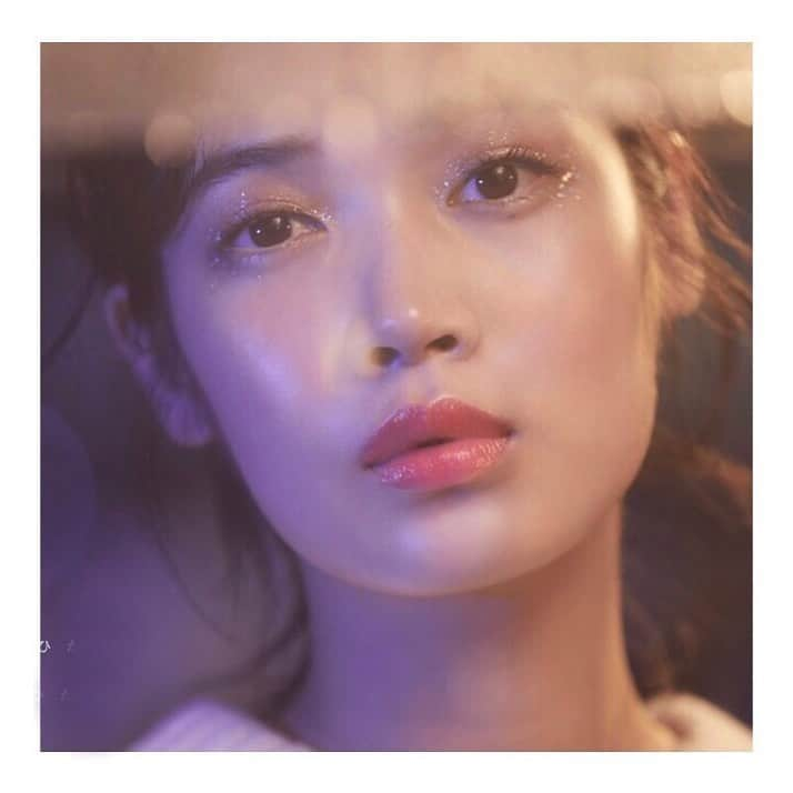 MICHIRUさんのインスタグラム写真 - (MICHIRUInstagram)「New work for Opera @opera_cosmetics 💄 まるで昨日の雨のようなbeauty story. 傘さして夜中の渋谷の撮影の思い出が蘇る☔️ . 東京の街と、そこに瞬く光。 揺れる光の粒をとじこめた赤リップのカラーストーリー オペラのリップティント11／28発売です。 Checkしてね💋  model @miyu_hayashida  photo  @akinoriito  Stylist  @kayoyoshida1977  Hair  @tomo8hair  Movie Director Tabuki Trival inc . #唇にゆれる赤 #オペラリップティント #リップティント #LIPTINT #オペラシアーリップカラー #SHEERLIPCOLOR #operacosmetics」11月24日 14時08分 - barbiemichiru