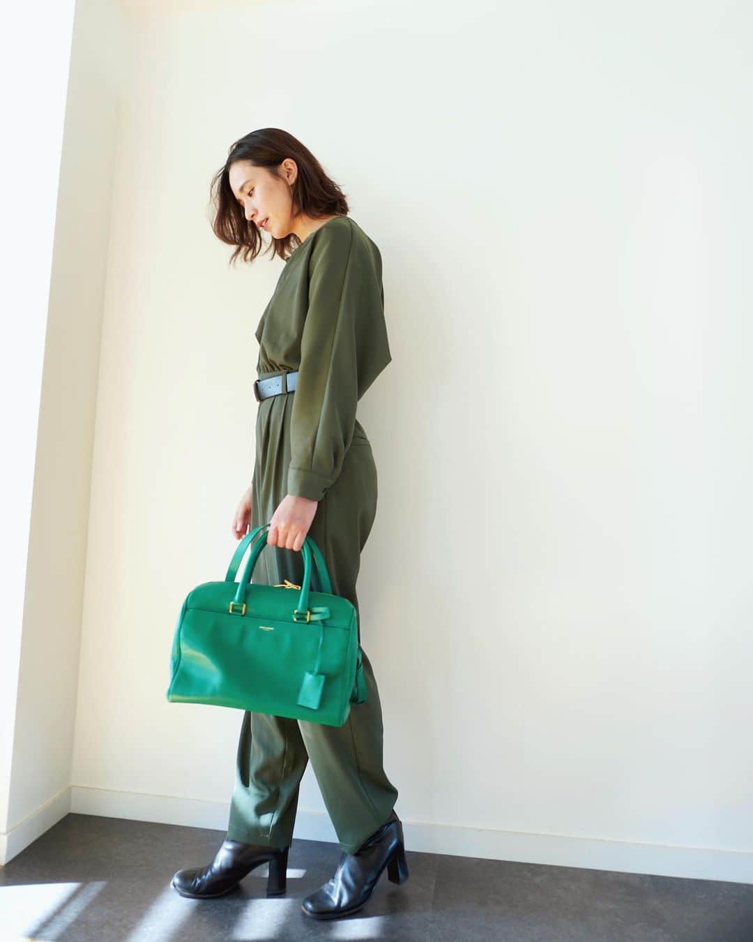 持永真実のインスタグラム：「いつかのまみふく💚﻿ ﻿ all in one @zara﻿ bag @ysl  boots @fendi vintage ﻿ #mochimami_ootd ﻿」
