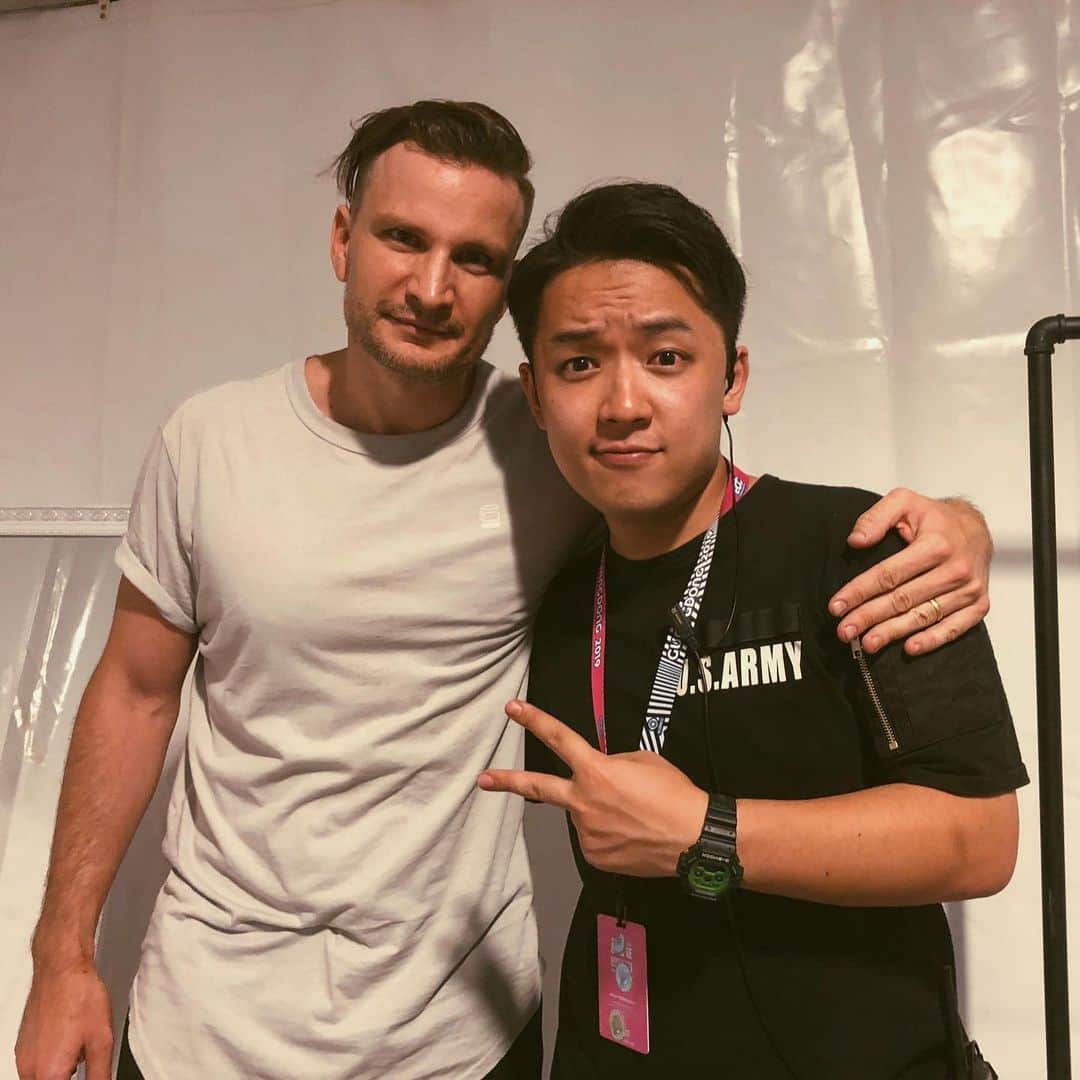 FATKINGのインスタグラム：「™️ DAY 2 begins, catch me at quantumVALLEY @marlomusic #EDCGuangdong #MaRLo」