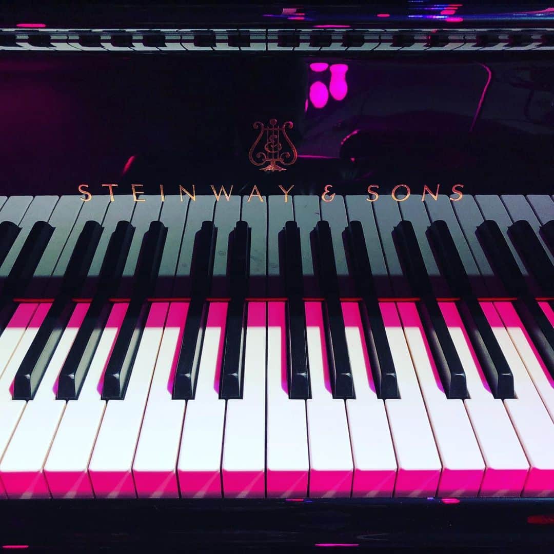 上杉洋史のインスタグラム：「558334 D #piano #steinway #venue #todayspiano #instapiano #pianophotography #iwasakihiromi #concert」