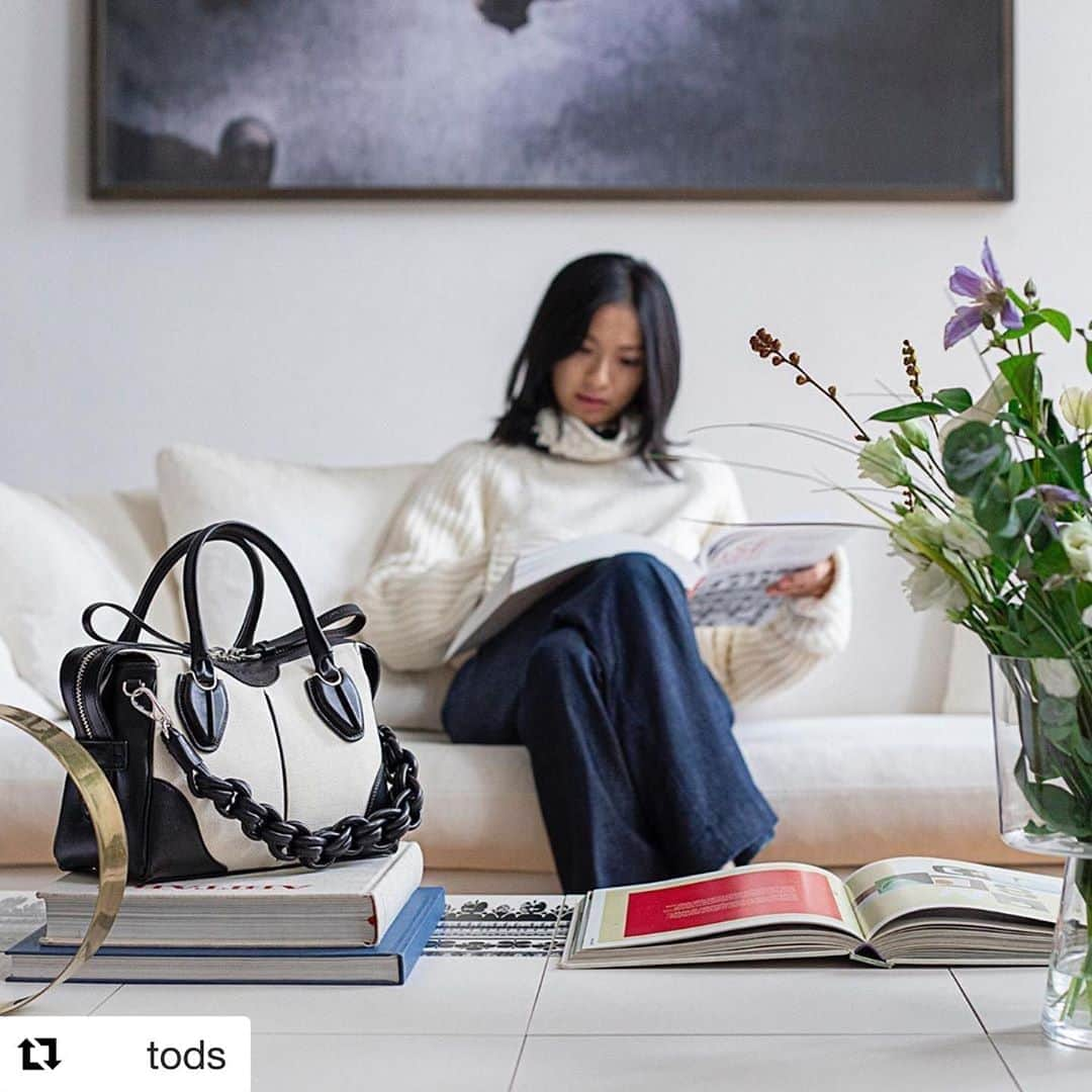 榮倉奈々さんのインスタグラム写真 - (榮倉奈々Instagram)「#Repost @tods with @get_repost ・・・ Actress @nana_eikura enjoying chill time with her special edition of #TodsDStyling bag, exclusively available in Japan. Find more styles at tods.com」11月24日 15時50分 - nana_eikura