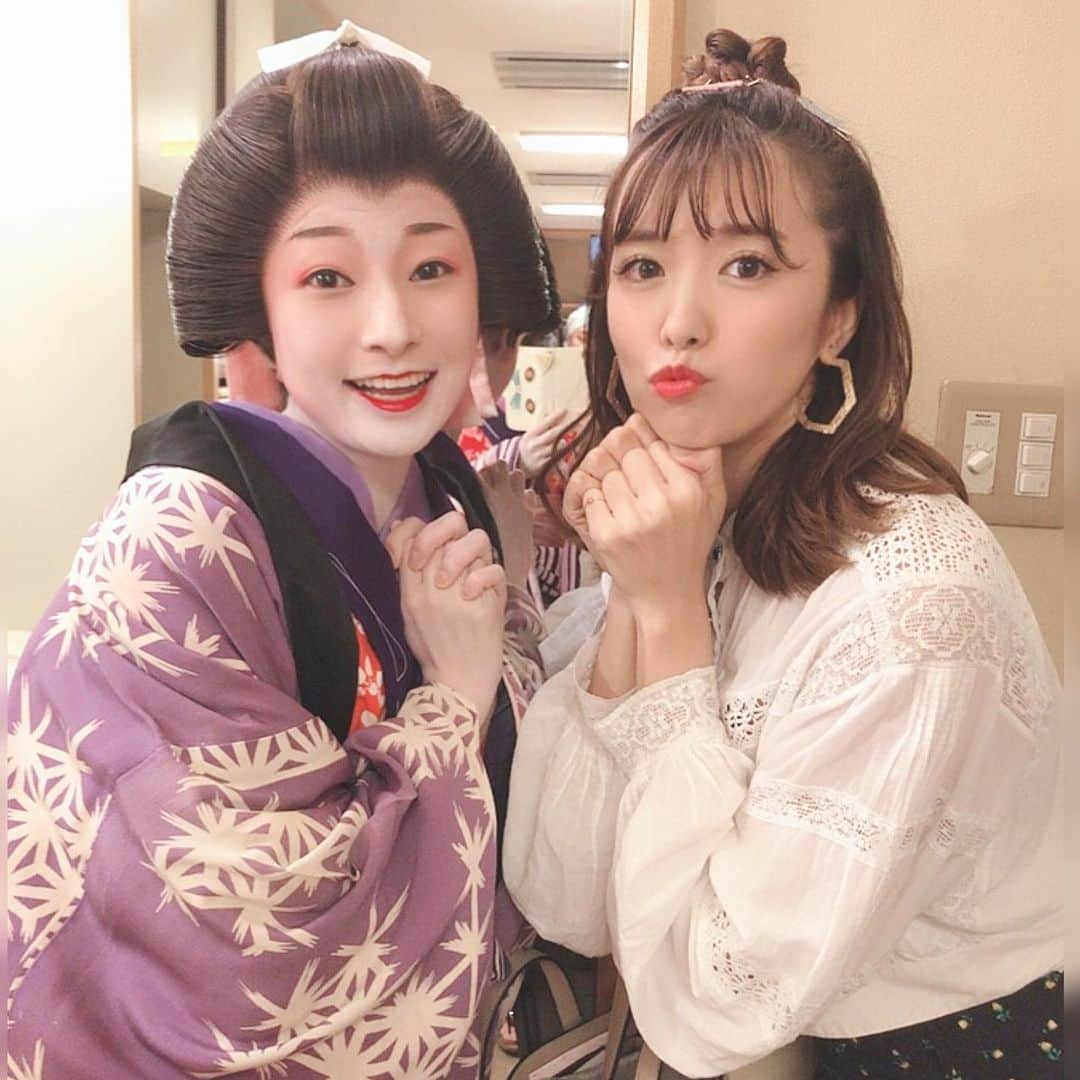 長江愛美さんのインスタグラム写真 - (長江愛美Instagram)「さーやの舞台観てきたよ👘✨ 明治座『ふるあめりかに袖はぬらさじ』 とっても素敵でした❤️ 原田先生もお会いしたかったなぁ👱🏻‍♂️ さーや綺麗で日本舞踊頑張ってました🥺✨👏🏼 出演者のお綺麗な皆様と撮っていただきました🙇‍♀️✨ お世話になった宝塚の先輩方ともお会いできて幸せでした❤️ さぁや有難う🥰 #明治座#ふるあめりかに袖はぬらさじ #観劇#舞台#宝塚#川村紗也#さぁや#ありがとう」11月24日 16時04分 - manamin.512