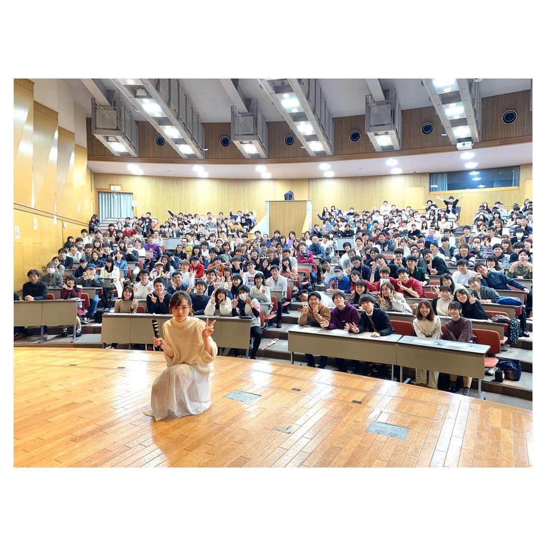 福原遥さんのインスタグラム写真 - (福原遥Instagram)「. 今年の学祭の締めくくり。 #成蹊大学 欅祭に登壇させて頂きました☺︎ 皆様暖かく迎え入れて下さり一緒に盛り上がれて、とても心躍るひと時でした！ そして#専修大学 、#神奈川大学 の学祭に来てくださった皆様も本当にありがとうございました！ 皆様からたくさんのパワーを頂けて、元気もりもりでございます。 また来年もお会いできるよう頑張ります！」11月24日 16時15分 - haruka.f.official