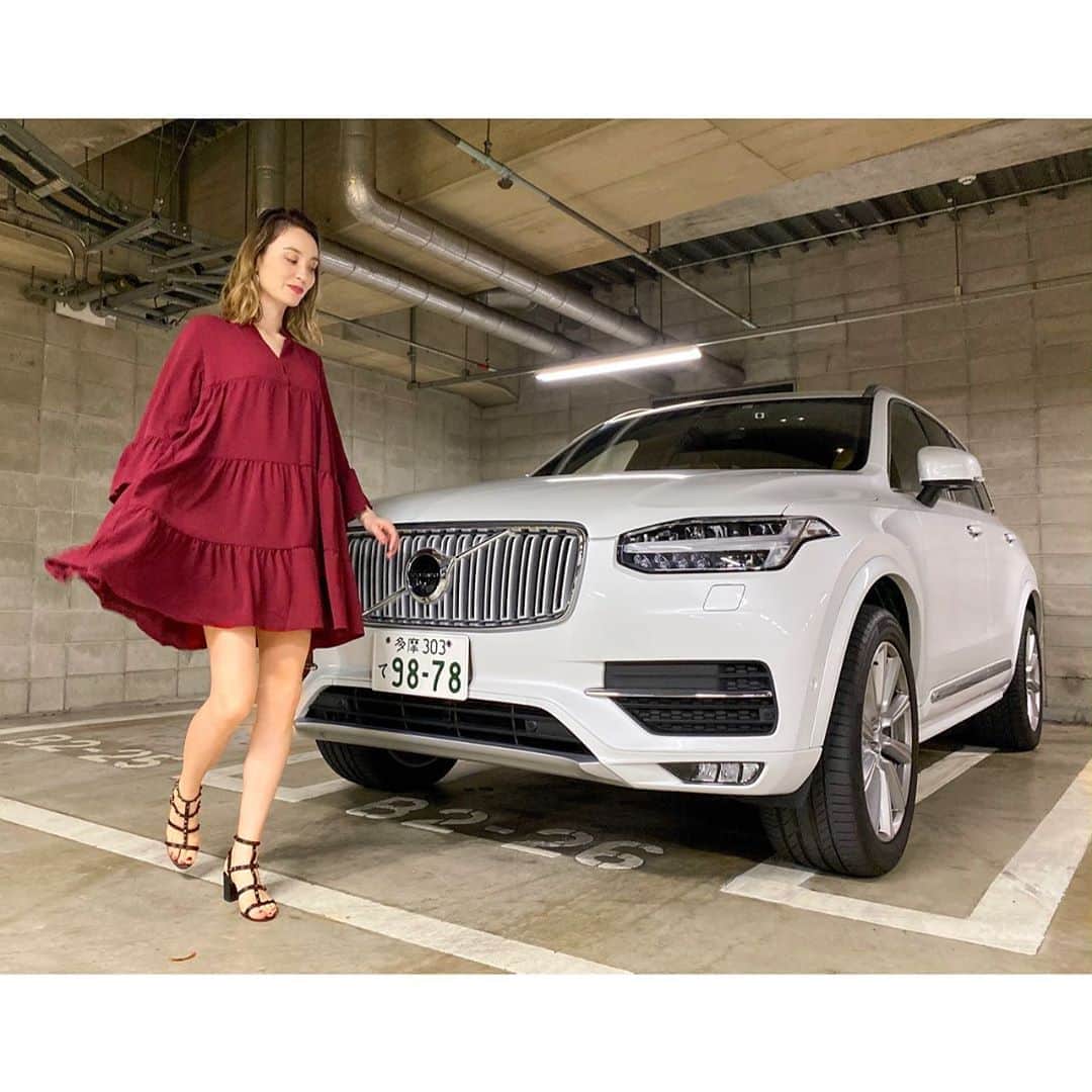 エミ・マイヤーのインスタグラム：「Thank you @volvo.studio.aoyama for the car on tour! #ボルボ青山スタジオ ツアー用の車をありがとうございました😊　とても乗り心地が良く、東京<>京都の往復が安全で快適でした！🛣🚗 ・ ・ ・ ・ ・ #ボルボ#ドライブ#車好き#ツアー#車#volvo#volvoxc90#roadtrip#grandtour#topgear」
