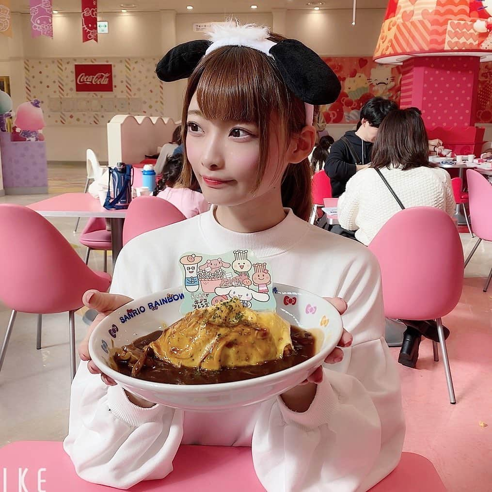 百瀬ひとみのインスタグラム：「ライブ前に友達と サンリオピューロランド行ってきました🐰🐱🐻🐤 #サンリオピューロランド #サンリオ #ポチャッコ #シナモン」