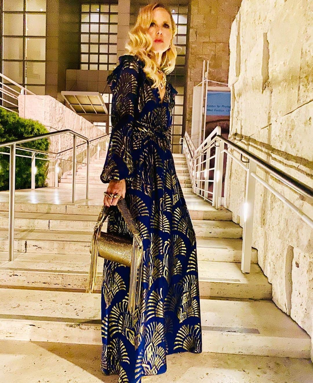 レイチェル・ゾーさんのインスタグラム写真 - (レイチェル・ゾーInstagram)「That Saturday night feeling 💫✨ #holidayseason #glamour #forever 👗 @shoprachelzoe  xoRZ」11月24日 16時51分 - rachelzoe