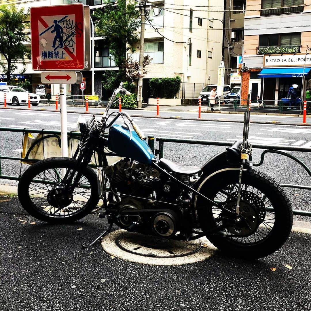小川哲史のインスタグラム：「I LOVE TWO WHEELS 🖤 #harleydavidson  #shovelhead」