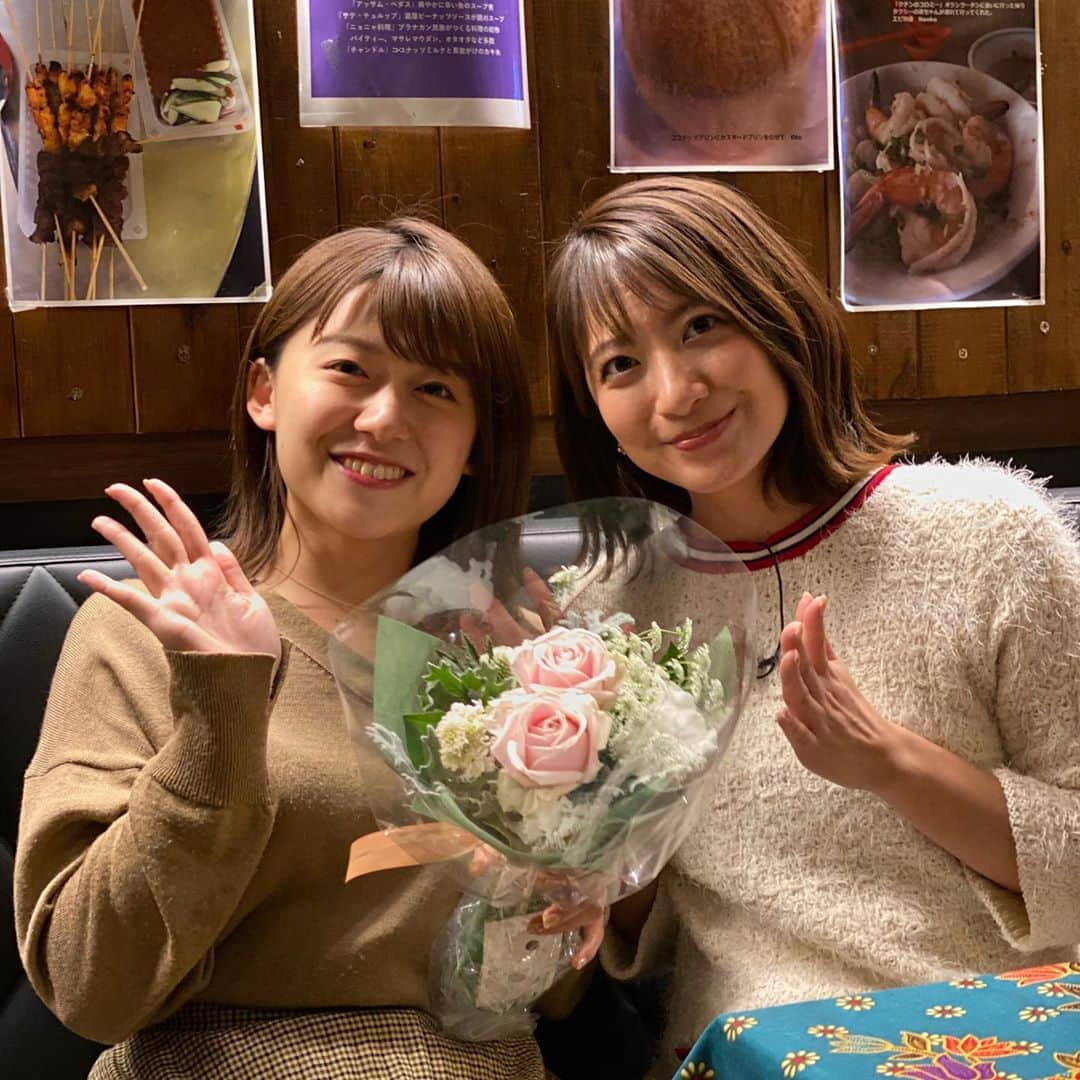 笹崎里菜さんのインスタグラム写真 - (笹崎里菜Instagram)「一足早く、平松とお祝いしました🥺🌈 自分のことのように嬉しかったよ 花嫁姿を想像して一緒にカフェで泣いたね笑 出逢った頃は二人とも若かったね(20歳か21歳らへん) そう思うと、年月をかさねたね 一番の親友であり戦友であり、一生の友よ 末永くお幸せに👰🕊🕊🕊 #だいすき」11月24日 17時11分 - rina_sasazaki