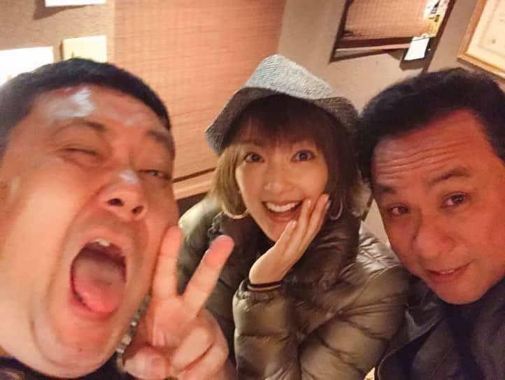 山田まりやさんのインスタグラム写真 - (山田まりやInstagram)「昨日は フィリピンの打ち上げと今後の打ち合わせでみんなで馬肉屋たけしへ😋🎉✨✨✨ ・ 宮崎さん @yorikomiyazaki さんと グレースさんとの女子の写真が撮れていない〜😭 ・ ・ キムタクさん主演の月9にも出演で 最近グルメリポーターと並行して 役者業でも大活躍な石本っちゃん😀✨ ・ 「馬肉屋たけし」も もう12周年だし凄いじゃないか‼😆️🎉✨ ・ 以下 石本っちゃんのFacebookより💁‍♀️✨ ・ ・ いよいよ来週の月曜日から、お陰様で干支一周しちゃいました！ ありがとう12周年イベントが開催されます。11月29日(良い肉の日)で馬肉屋たけしが12周年を迎えます。 つきましては、日頃の感謝の気持ちを込めまして、25日から30日までの６日間、毎年恒例の当店自慢の馬焼肉setを人数分90％OFF❗90％OFF❗❗ 90％OFF❗❗❗でご提供致します！ 四人で来ても620円(税別)で食べれますよ🎵 是非是非御祝いを兼ねて、食べに来て下さいね～ ご連絡お待ちしております！ ご予約の際は必ず「イベント告知見たよ～」とお伝え下さいね～恵比寿0354230429まで。 #イベント　#12周年　#90％OFF #ありがとう　#干支一周 #馬肉屋たけし」11月24日 17時27分 - mariya.yamada