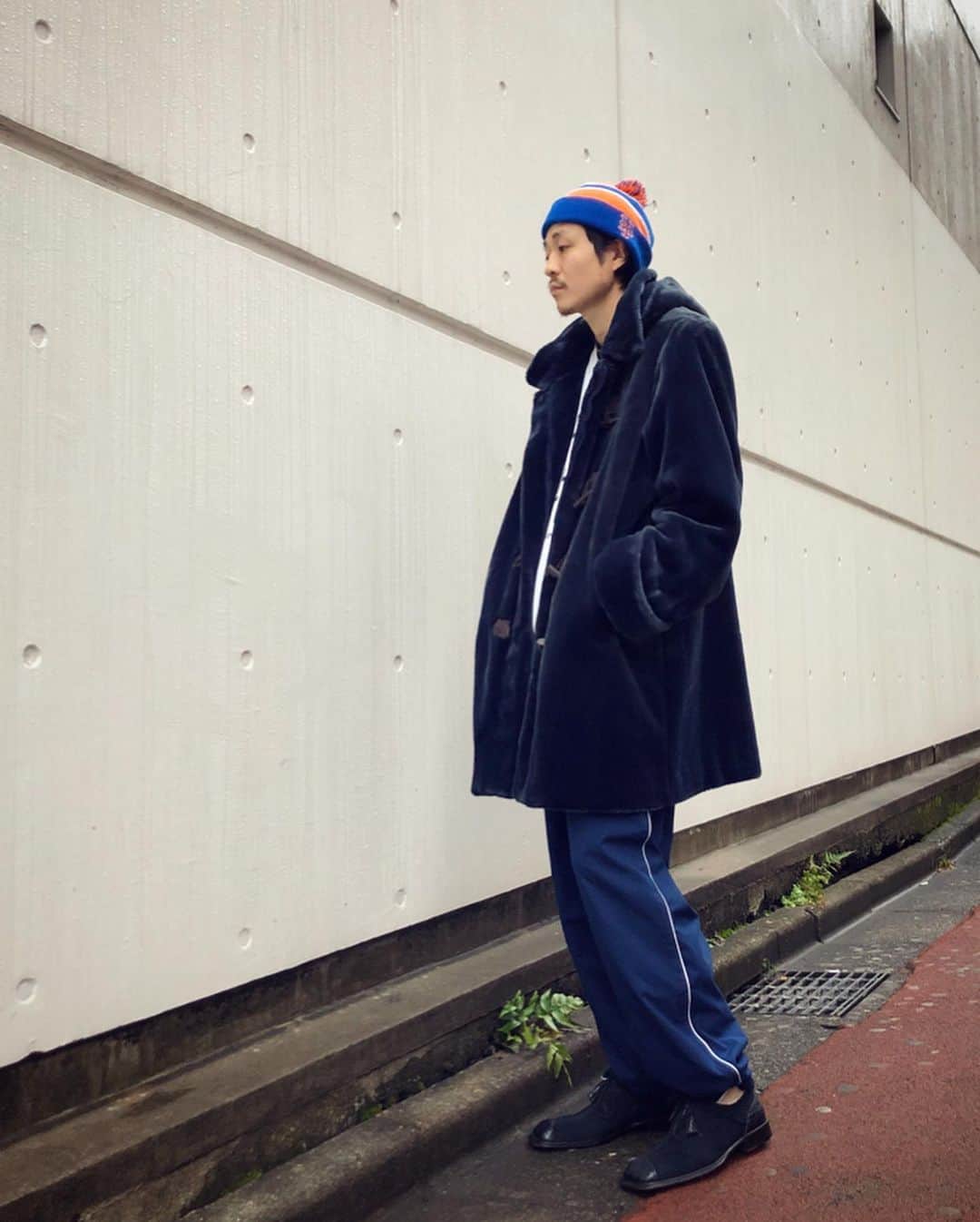 birthdeathさんのインスタグラム写真 - (birthdeathInstagram)「★Men'New Arrival★  80's Navy faux fur duffle coat size L ・ ・ Vtg 1989 Spike Lee "Do The Right Thing" 40 Acres And A Mule Filmworks sweatshirt  size L ・ ・ Vtg NIKE Navy track pants size M ・ ・ 80's Dark Navy patent leather and nubuck square toe shoes  size US9 ・ ・ New York Mets Pom pom beanie ・ ・ #birthdeath  #vintage #dotherightthing  #tokyo #fashion #shibuya」11月24日 17時39分 - birthdeath_tokyo