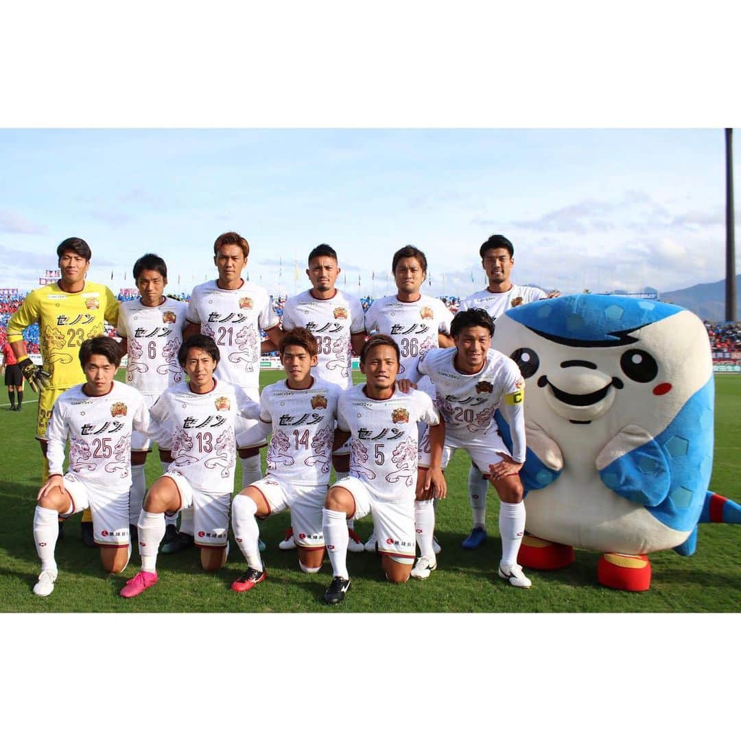 FC琉球さんのインスタグラム写真 - (FC琉球Instagram)「⚽️﻿﻿﻿﻿﻿﻿﻿﻿﻿﻿﻿﻿﻿﻿﻿﻿﻿﻿﻿﻿﻿﻿﻿﻿﻿﻿ 11/24(日) #明治安田生命J2リーグ 第42節﻿﻿﻿﻿﻿﻿﻿﻿﻿﻿﻿﻿﻿﻿﻿﻿﻿﻿﻿﻿﻿﻿﻿﻿﻿﻿﻿﻿﻿﻿﻿﻿ ﻿﻿﻿﻿﻿﻿﻿﻿﻿﻿﻿﻿﻿﻿﻿ #FC琉球 0️⃣－ 2️⃣ #ヴァンフォーレ甲府﻿ ﻿﻿ 2019シーズン最終戦現地での応援、﻿ DAZNでの応援ありがとうございました。﻿ ﻿ 勝利を沖縄に持ち帰ることはできませんでしたが、﻿ J2リーグ初年度に残留することができました。﻿ ﻿ ﻿ 「我々は常にチャレンジャー」﻿ この言葉を胸に今年一年戦い続けました。﻿ ﻿﻿﻿来シーズンは更に厳しい戦いとなるかと思いますが﻿ 引き続き応援よろしくお願いいたします。﻿ ﻿ ﻿ 11/30(土)ファン交流会で会いましょう👋﻿ ﻿ ﻿﻿﻿﻿﻿ #週末はスタジアムに行こう﻿ ﻿﻿﻿﻿﻿﻿﻿﻿﻿﻿﻿﻿﻿﻿﻿﻿﻿﻿﻿﻿﻿﻿﻿﻿﻿﻿﻿﻿ #週末はタピスタに行こう﻿﻿﻿﻿﻿﻿﻿﻿﻿﻿﻿﻿﻿﻿﻿﻿﻿﻿﻿﻿﻿﻿﻿﻿﻿﻿﻿﻿ ﻿﻿﻿ ____________________________________________﻿﻿﻿﻿﻿﻿﻿﻿﻿﻿﻿﻿﻿﻿﻿﻿﻿﻿﻿﻿﻿﻿﻿﻿﻿﻿﻿﻿﻿﻿﻿﻿﻿﻿﻿﻿ ﻿﻿﻿﻿﻿﻿﻿﻿﻿﻿﻿﻿﻿﻿﻿﻿﻿﻿﻿﻿﻿﻿﻿﻿﻿﻿﻿﻿ #コトシハJガハンパナイ﻿﻿﻿﻿﻿﻿﻿﻿﻿﻿﻿﻿﻿﻿﻿﻿﻿﻿﻿﻿﻿﻿﻿﻿﻿﻿﻿﻿﻿﻿﻿﻿ ﻿﻿﻿﻿﻿﻿﻿﻿#コトシハ琉球モハンパナイ﻿﻿﻿﻿﻿﻿﻿﻿﻿﻿﻿﻿﻿﻿﻿﻿﻿﻿﻿﻿﻿﻿﻿﻿﻿﻿﻿﻿﻿﻿﻿﻿﻿ #FC琉球 #fcryukyu #FC琉球HELLOJ2 ﻿﻿﻿﻿﻿﻿﻿﻿﻿﻿﻿﻿﻿﻿﻿﻿﻿﻿﻿﻿﻿﻿﻿﻿﻿﻿﻿﻿﻿﻿﻿﻿﻿﻿﻿﻿﻿ #沖縄 #okinawa #サッカー #soccer #ジンベーニョ #沖縄サッカー #サッカー選手﻿﻿﻿﻿ ﻿」11月24日 17時52分 - fcryukyu