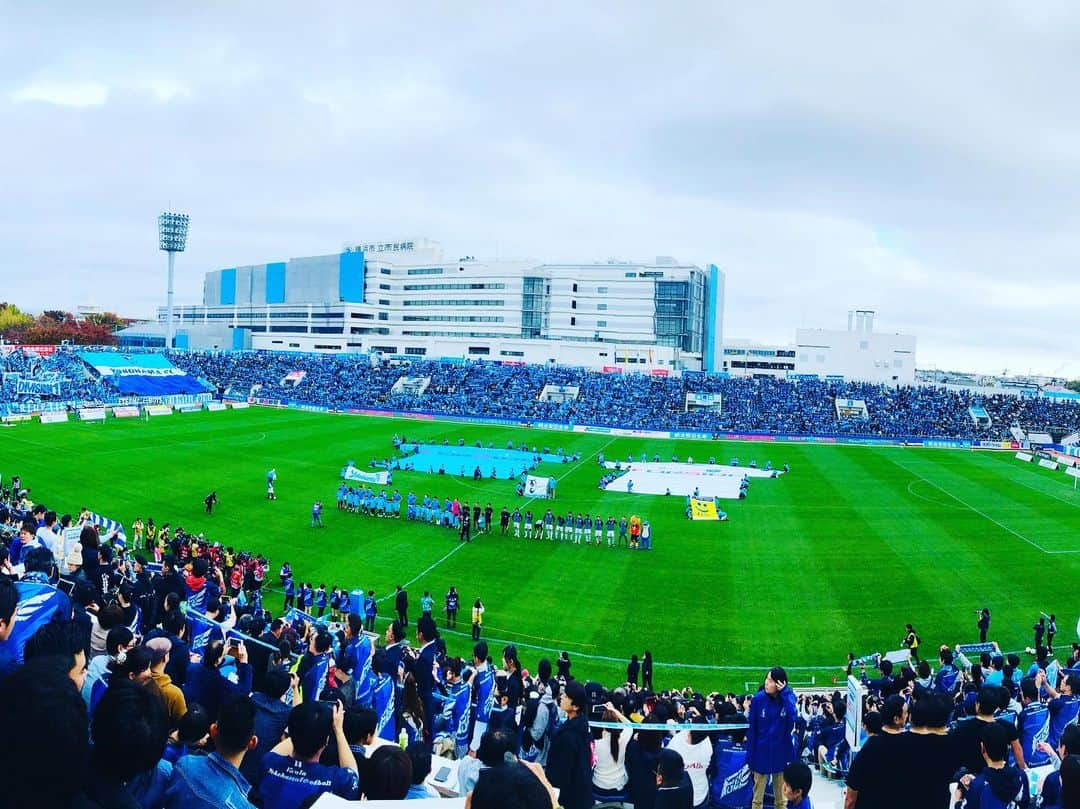 今井翼さんのインスタグラム写真 - (今井翼Instagram)「歓喜  横浜FC J1昇格！  おめでとうございます。  #横浜FC #J1昇格 #13年ぶり #松井大輔 #親友 #ファン #おめでとう #ニッパツ三ツ沢球技場」11月24日 17時47分 - tsubasaimai_official