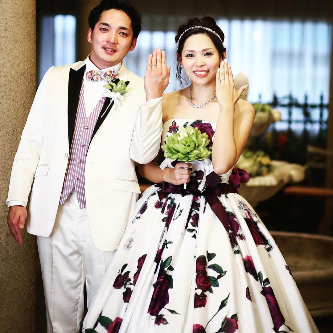 のインスタグラム：「. . 華やかなカラードレス*･° . . @celestakadaをフォローして、 ［＃セレス高田馬場］［＃セレス花嫁］で フェアの様子や当日レポをUP してね✴︎ こちらのアカウント( @celestakada ) でご紹介させて頂きます⁂ . . \\セレス高田馬場の大人気！！// ブライダルフェアに参加しよう！ 豪華試食が無料で味わえるフェアが満載！ 詳しくはTOPのURLから checkしてみてくださいね◎ ＞＞＞@celestakada . . セレス高田馬場 ☎️03-3207-5161 10:00~20:00(土日祝9:00~) [定休日]毎週木曜日 . . #セレス高田馬場#CELES高田馬場 #セレス花嫁#結婚式#プレ花嫁#卒花 #卒花嫁#結婚式準備#挙式#大聖堂 #ブライダルフェア#式場見学#東京花嫁 #結婚式場#高田馬場#関東花嫁 #全国のプレ花嫁さんと繋がりたい #全国の花嫁さんと繋がりたい #2020年春婚#2020年夏婚#2019年秋婚 #2019年冬婚#wedding#2019wedding #ウェディングフォト#前撮り #ウェディングドレス#カラードレス」
