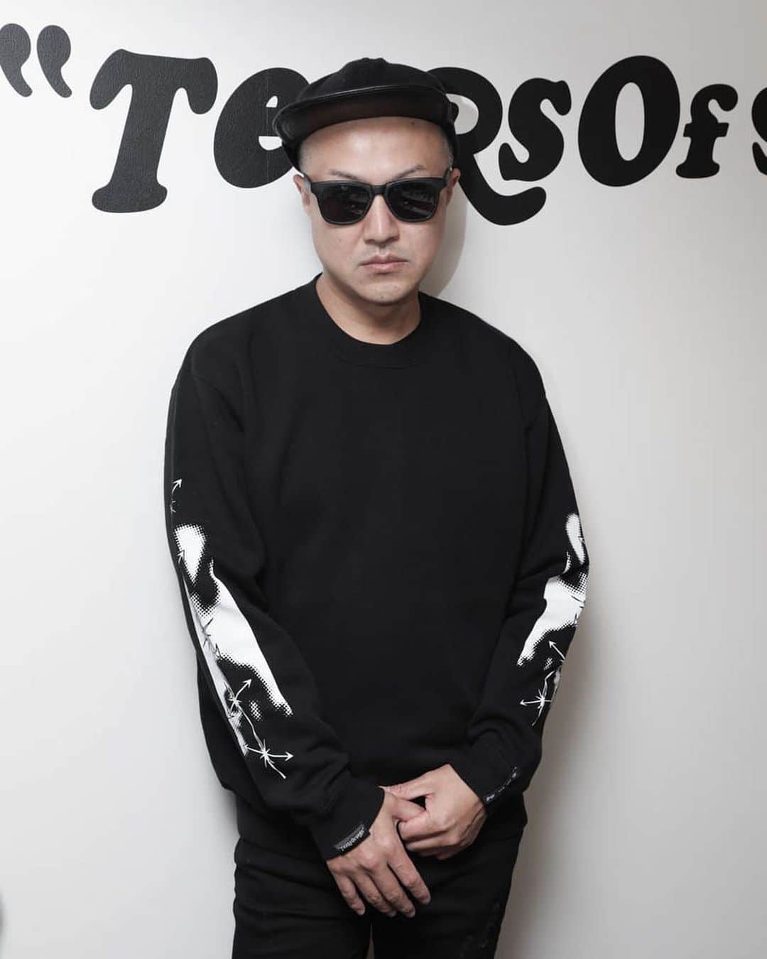 のインスタグラム：「TEARS OF SWAN×montage-SWEATになります!! official webshopでもオーダー開始ですので宜しくお願い致します(^^)👁⛓📝 http://tears-of-swan.shop-pro.jp/?pid=147063087 (モデル着用L、12月中旬販売開始、売切次第終了、再販売はありません)  @tears_of_swan  #tearsofswan  @montage_tyo  #montage #sweat」