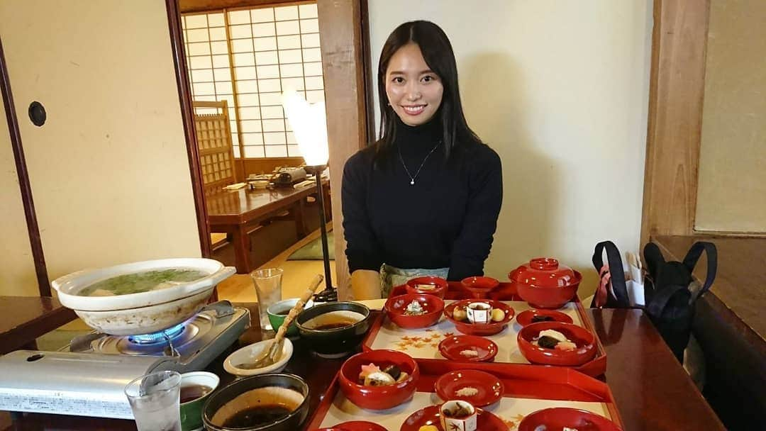 橘知衣代さんのインスタグラム写真 - (橘知衣代Instagram)「. 母と京都へ、母娘旅👜 嵐山の清凉寺にある、湯どうふ【竹仙】に行ってきました🍚 とっても美味しかったし、のんびりできました💕 京都はごはんが美味しくってすごく大好きな所👯 またいきたい！😍 : : : #竹仙 #湯どうふ #嵐山 #京都 #母娘旅 #instafood #instatravel #travelphotography」11月24日 18時23分 - chieyotachibana