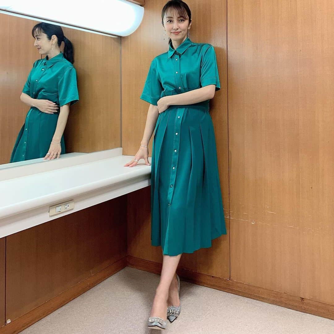 矢田亜希子さんのインスタグラム写真 - (矢田亜希子Instagram)「【オンエア】 2019年11月25日(月)20：00〜20：57 TBS『有田哲平と高嶋ちさ子の人生イロイロ超会議』 #人生イロイロ超会議 衣装は#cedriccharlier #pandora #sergiorossi」11月24日 18時57分 - akiko_yada