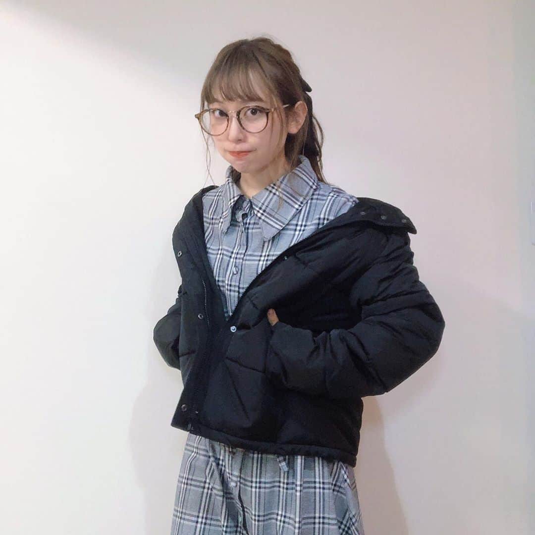 木村ミサのインスタグラム：「🧥﻿ ﻿ ﻿いい買い物したかもしれん…！ @gu_global のセールだったので﻿ 中綿ブルゾンゲットした！﻿ ﻿ ﻿ 抜き襟しやすいように﻿ Lにしたので、﻿ 中にたくさん着ても﻿ 着膨れしにくいのも良い◎﻿ ﻿ キャンプ用に買ったけど﻿ ふつうに形も使いやすいので﻿ 普段使いもできそうな予感で﻿ いい買い物して気分が良いです🧸﻿ ﻿ ﻿ @ruby_and_you のワンピースは﻿ かわいすぎて今期ヘビロテしてます🐰﻿ ﻿ ﻿ ﻿ ＿＿＿＿＿＿＿＿＿＿＿＿＿＿＿＿＿＿﻿ #gu #gu購入品 #guコーデ #outfit #ナカワタブルゾン #中綿ブルゾン #팔로우환영 #오오티디 #데일리룩 #패션 #rubyandyou」
