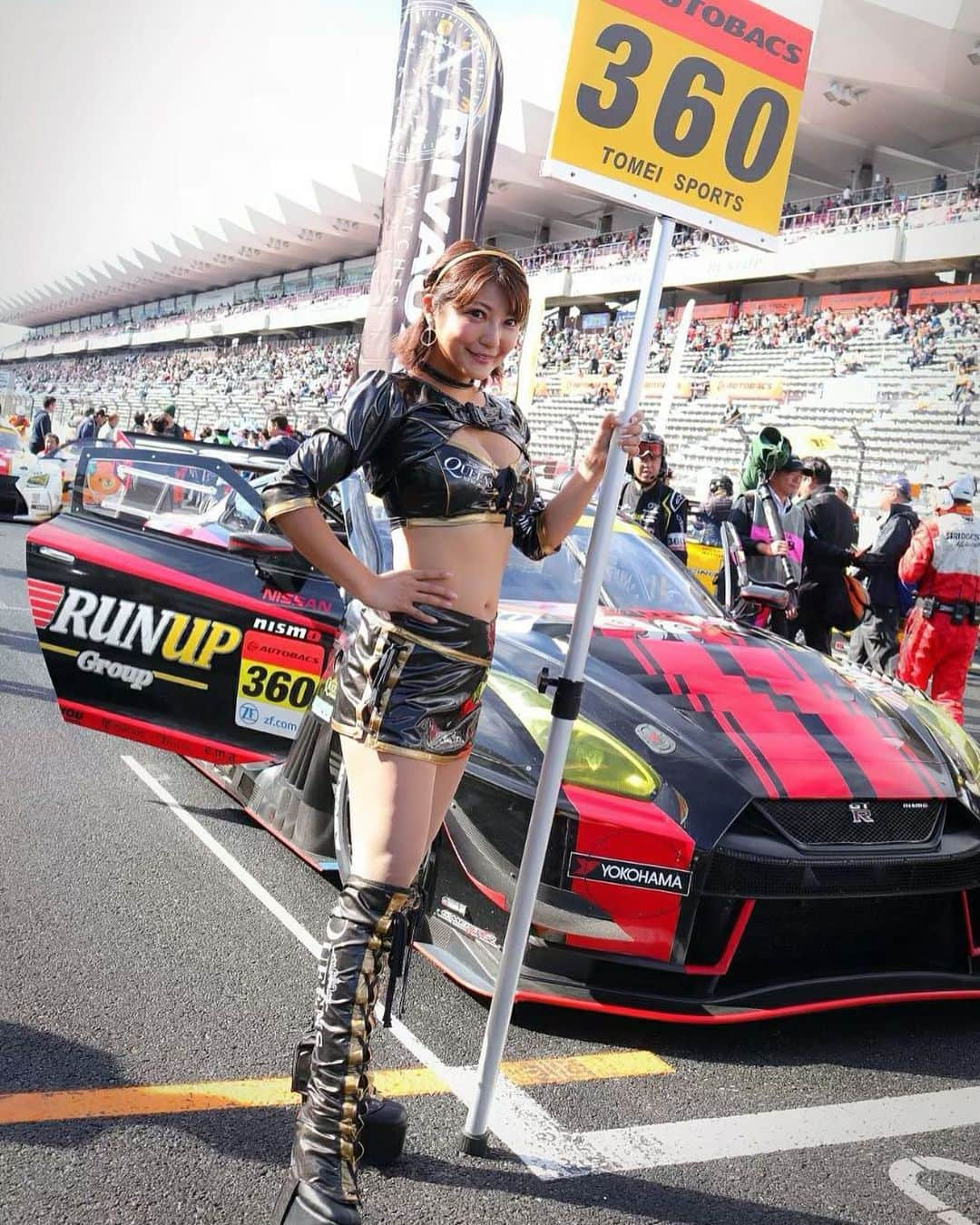 今村知可さんのインスタグラム写真 - (今村知可Instagram)「SUPER GTxDTM 特別交流戦 2日目お疲れ様でした💖なかなか見れない華やかなレースですごく新鮮でした💖本日の360号車は、7位でチェッカーフラッグを受けました。途中上位に食い込んでいて、すごい走行が見れました！来年は更なる活躍が期待できそうですね💖皆様来年も引き続き応援宜しくお願いします💖  #supergt #dtm #スプリントレース #特別交流戦 #交流戦 #runup #tomeisports #レースクイーン #キャンギャル #イメージガール #gtr #nissan #gridgirls #paddokgirls #富士スピードウェイ #japanesegirl #グリッド #gridwalk #スタート進行 #レース好きな人と繋がりたい #insta #instalike #instagood #followｍe #フォロワー募集中」11月24日 19時11分 - chikalanguage