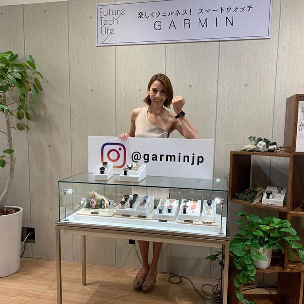 道端カレンさんのインスタグラム写真 - (道端カレンInstagram)「阪急うめだ本店 Garmin トークショー🎤📸 今日は、大阪梅田にある阪急百貨店さんにて、Garmin トークショーをさせていただきました。 足を運んでくださいました皆さま、ありがとうございました❣️ #garmin #阪急うめだ本店　#triathlon #training #swim #bike #run」11月24日 19時04分 - karenmichibata