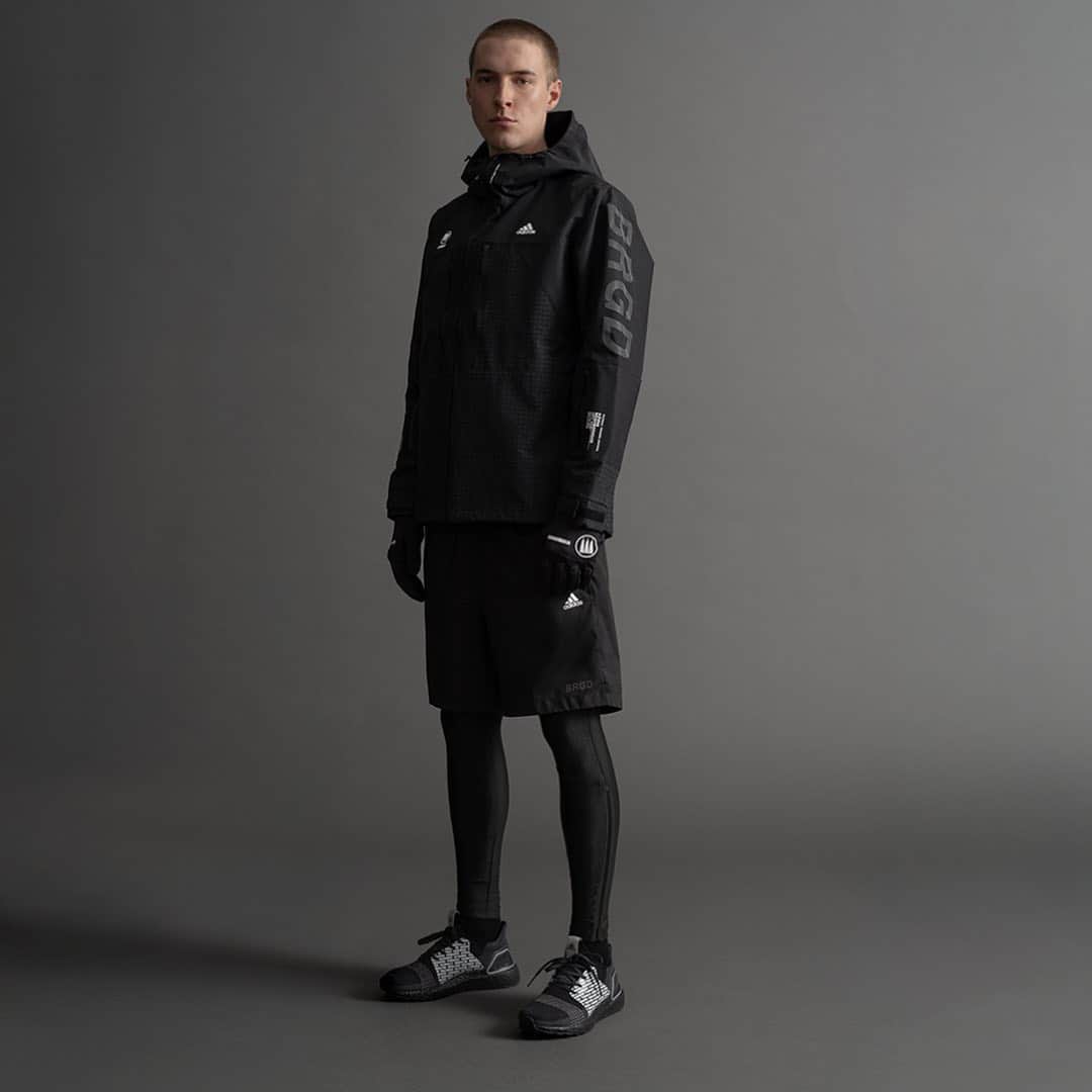のインスタグラム：「Featuring a varied selection of parkour-inspired running apparel, accessories and footwear, part three of the Run City Pack sees us partner with Japanese streetwear icon @neighborhood_official. Available November 29th at adidas.com/runcitypack」