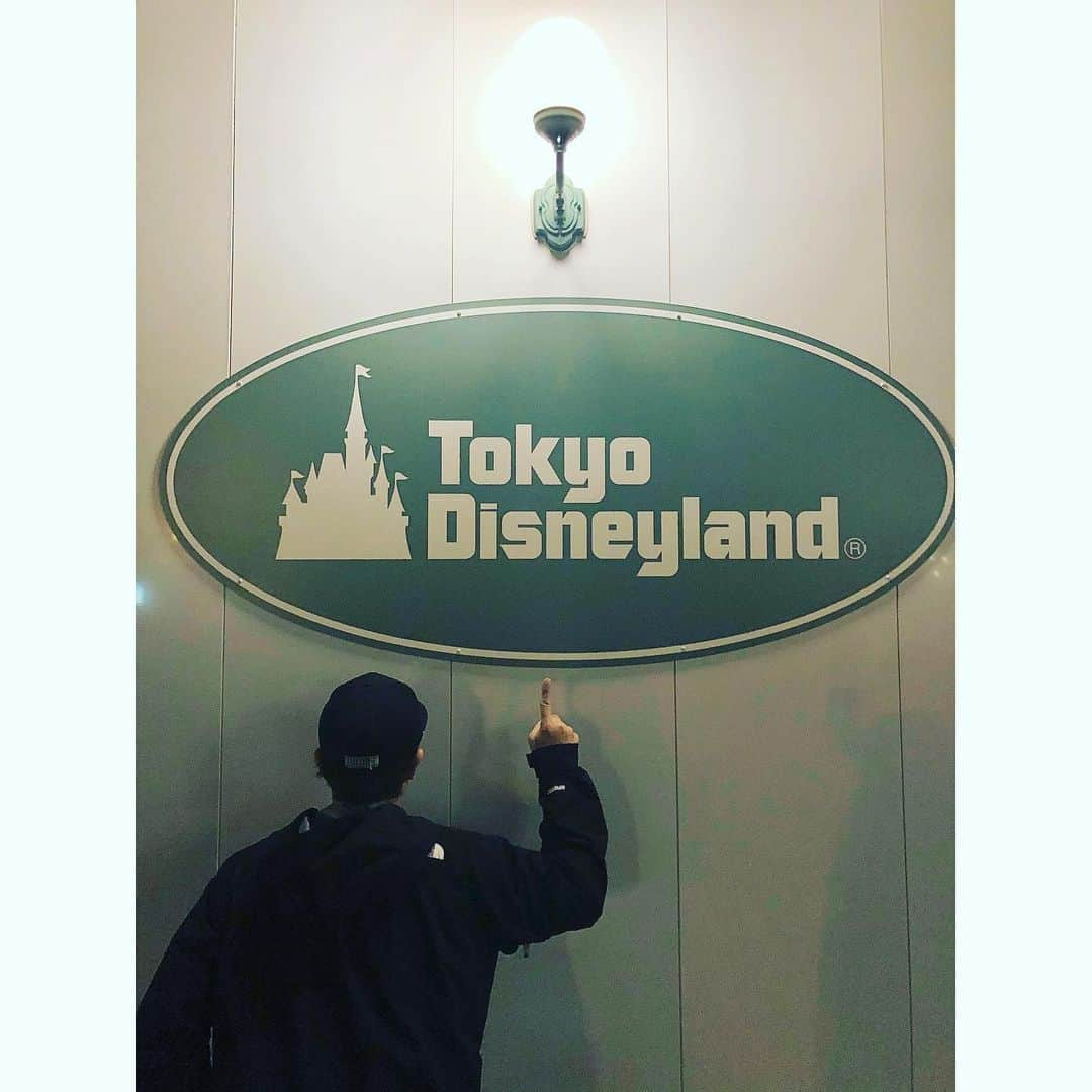 多村仁志さんのインスタグラム写真 - (多村仁志Instagram)「#TDL 久しぶりの夢の国🏰 #tokyodisneyland #disneyland #ディズニーランド」11月24日 19時23分 - hit_tamu