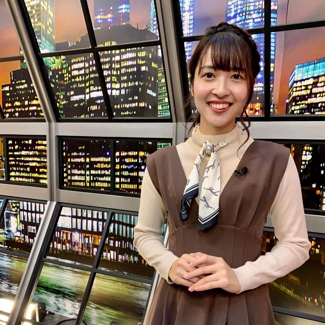のインスタグラム：「#DAILY9  今夜もよろしくお願いします🥺 今夜の特集は #八村塁 選手の #NBA デビュー戦に密着した映像を お届けします！ . MC #グローバー さん 解説 : 北原憲彦 さんです お楽しみに！ . 衣装は #Fint さんです🙆🏻‍♀️」