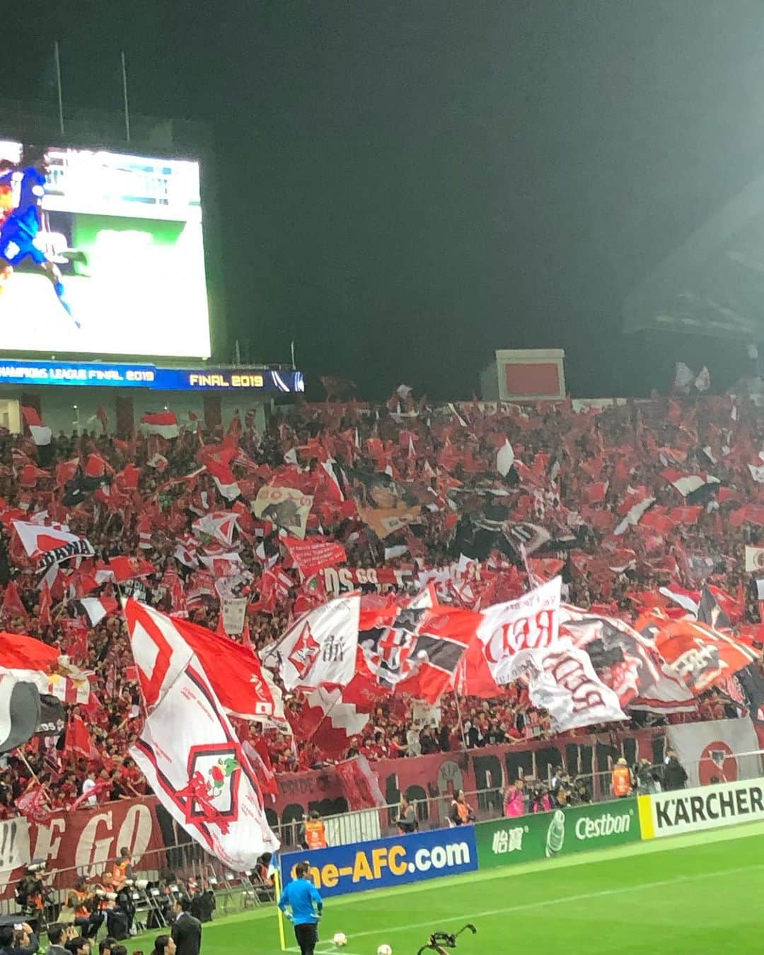 冨森ジャスティンのインスタグラム：「とりあえず前半終了！ こっからこっから！ #aclfinai #浦和レッズ」