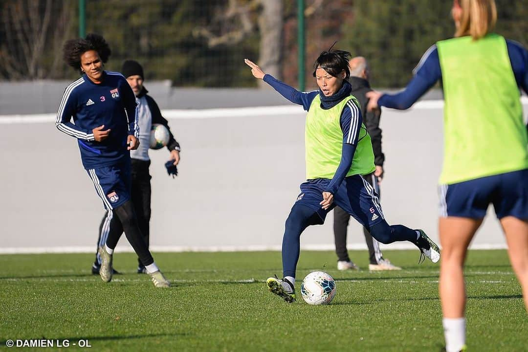 熊谷紗希さんのインスタグラム写真 - (熊谷紗希Instagram)「Jour de match🔴🔵 ⚽️vs Soyaux ⌚️14:45K.O 📺canal+sport 今日も全力で楽しんできます💪🏻 #teamol#🔴🔵#今ココに集中 📸 @damienlgphoto」11月24日 20時13分 - kumagai1017