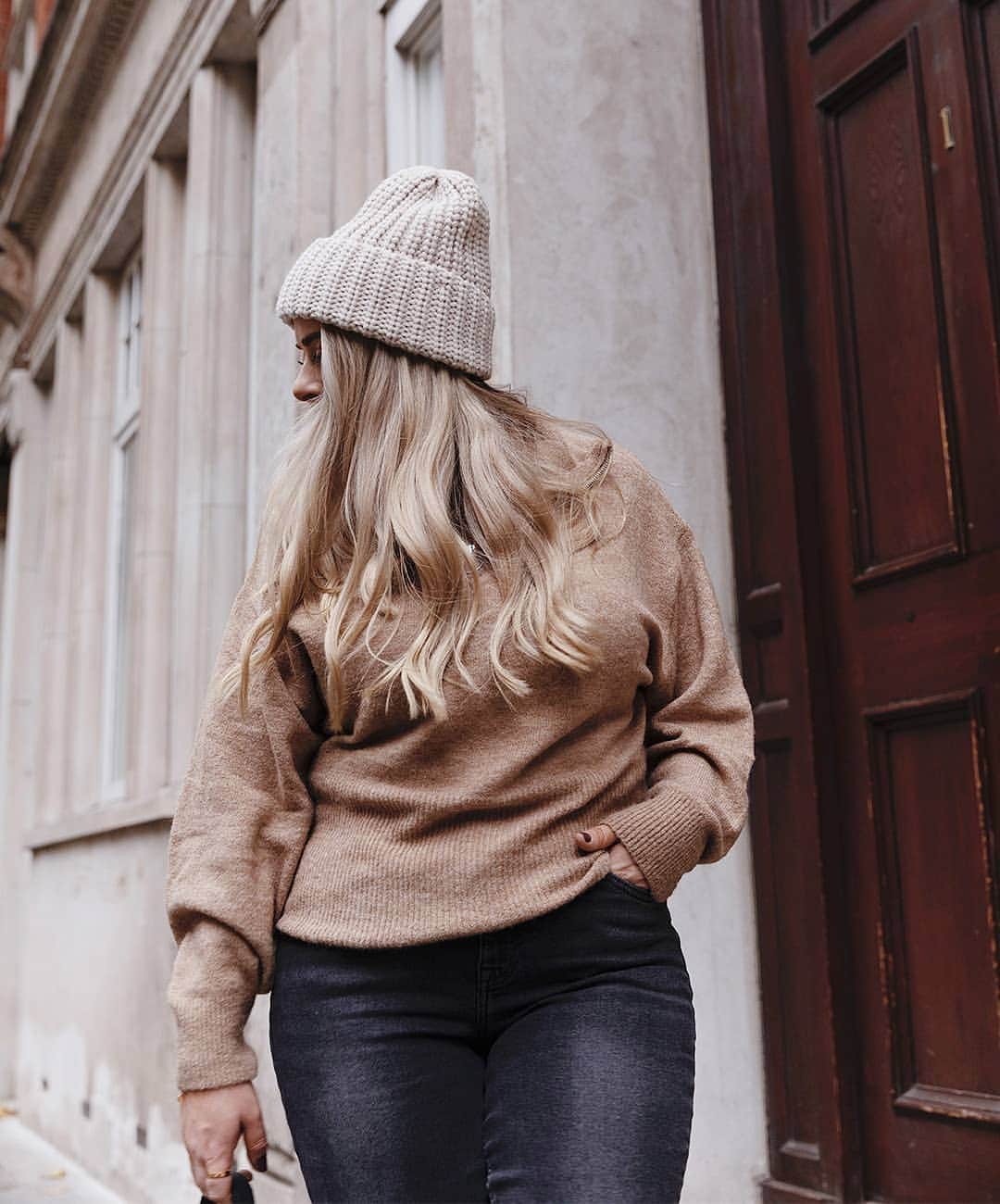 アクセサライズのインスタグラム：「Spinning yarns in the Bea Beanie. Was £15 Now £7.50 🔎: 7911591100 📸: @staceylouisewhite  #Accessorize #Accessorizer」