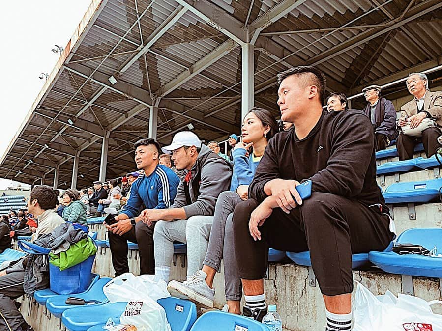 結子さんのインスタグラム写真 - (結子Instagram)「Meiji vs Teikyo 明治vs帝京戦🏉🏉🔥 4.5年前はみんなが出てた試合を友達みんなで応援してたなぁ📣 このメンツも6年目です。 #わたるプリクラに収まらなかった問題 . #rugby#topleague#japan#nec#suntory#ricoh #ラグビー#トップリーグ#大学選手権#優しい東が撮ってくれた」11月24日 20時37分 - yuiko_yyy