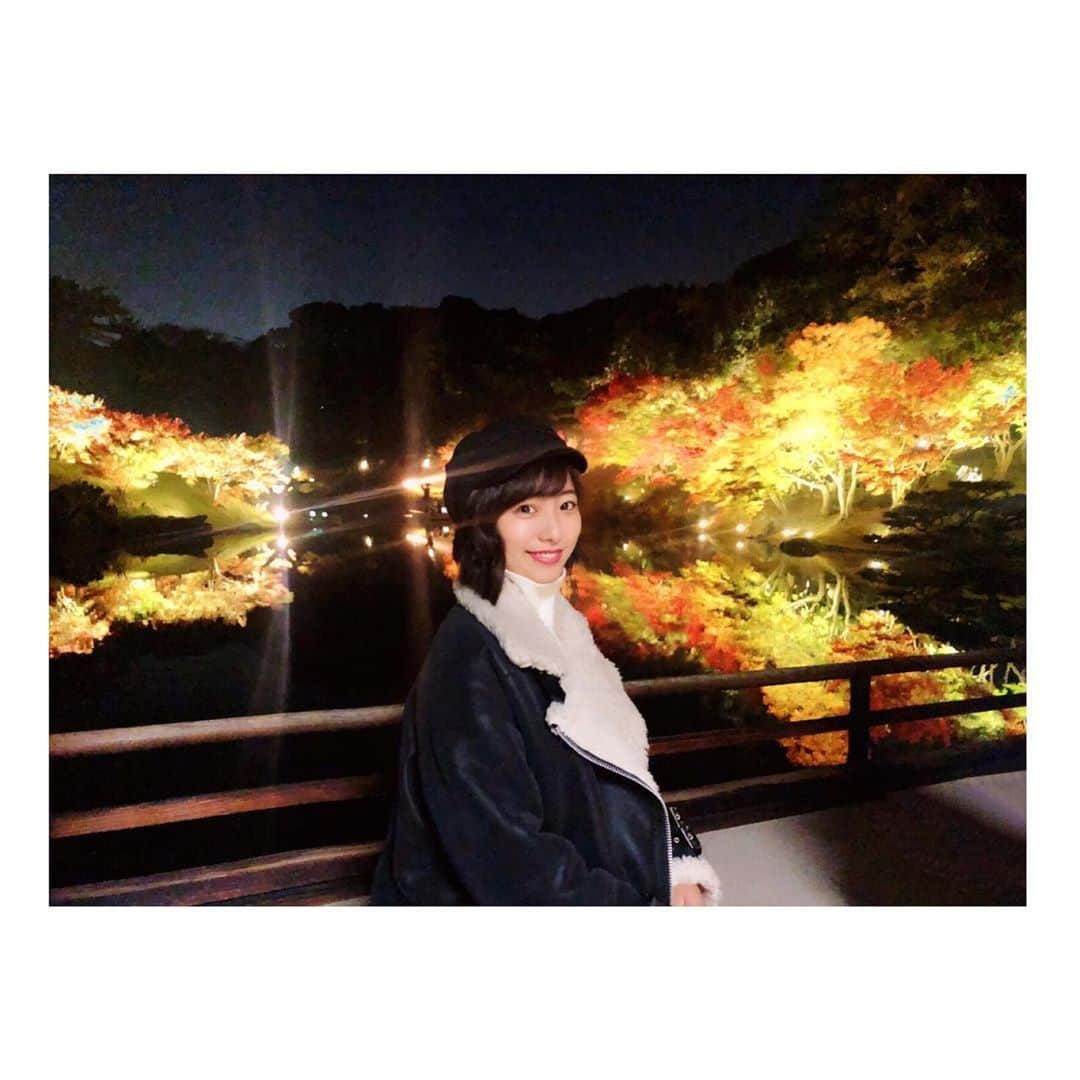 白戸ゆめのさんのインスタグラム写真 - (白戸ゆめのInstagram)「🍁 . 栗林公園のライトアップ🏮 ほんの少しの期間だけの楽しみですが 行けて良かった🧸 . #掬月亭 から眺めるのが贅沢ですよね🥺 池への写り込みがとっても綺麗でした✨ お抹茶も和菓子も美味しかったなあ🍵」11月24日 20時47分 - yumeno.s_