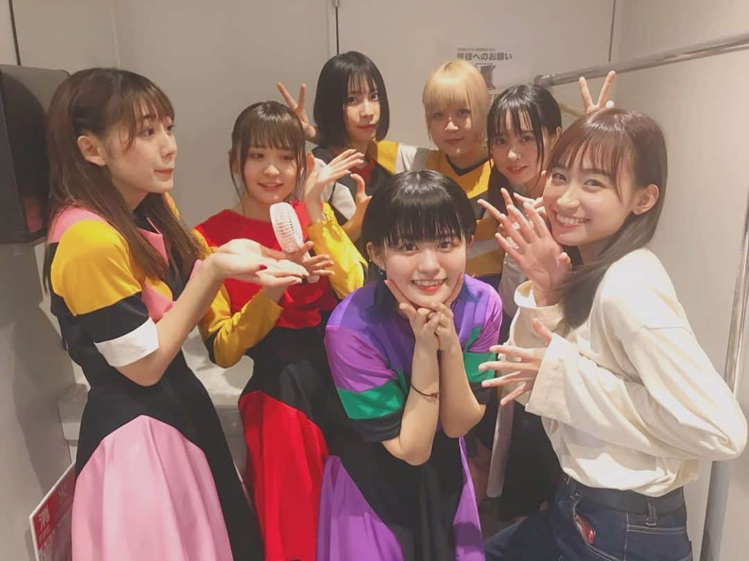 鈴木えりかのインスタグラム：「. 昨日は玲花の生誕祭に！🐳 19歳おめでとうでした㊗️ 現役アイドルの中に紛れる21歳。 . . . . #bugg #アイドル #みんな #かわいすぎた #ライブ #生誕祭 #おめ」